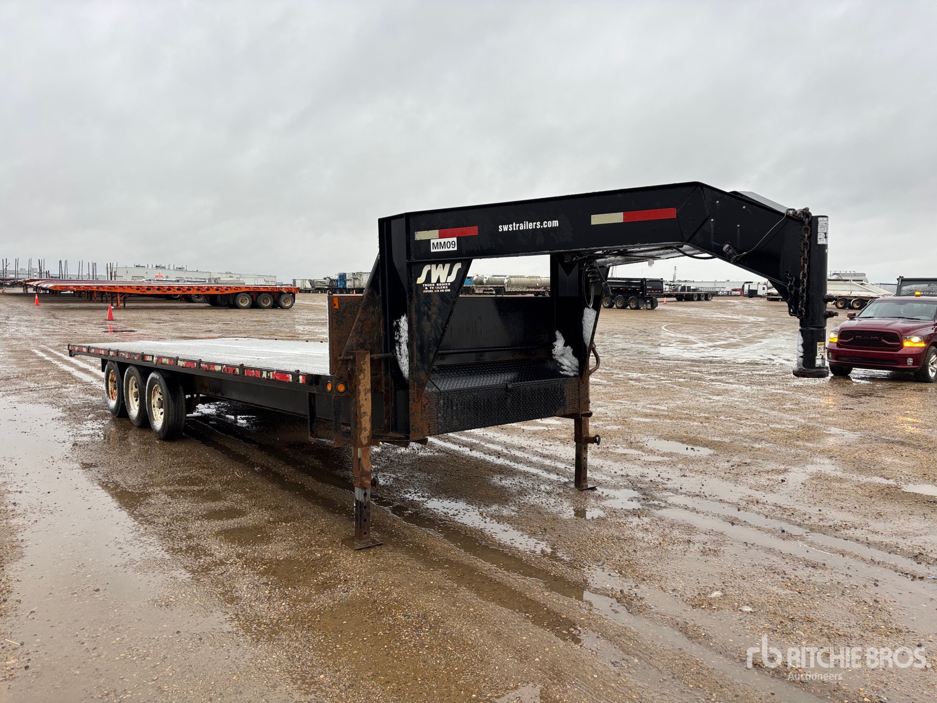 2011 ABU 25 FT TRI/A GOOSENECK