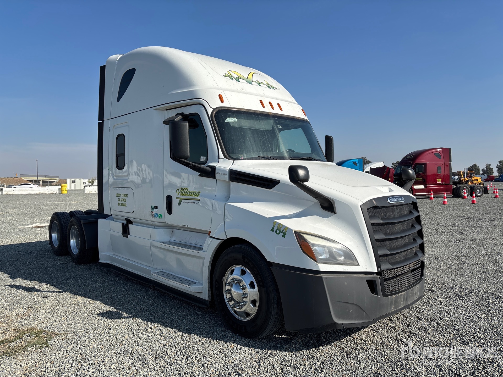 2020 Freightliner CASCADIA 126