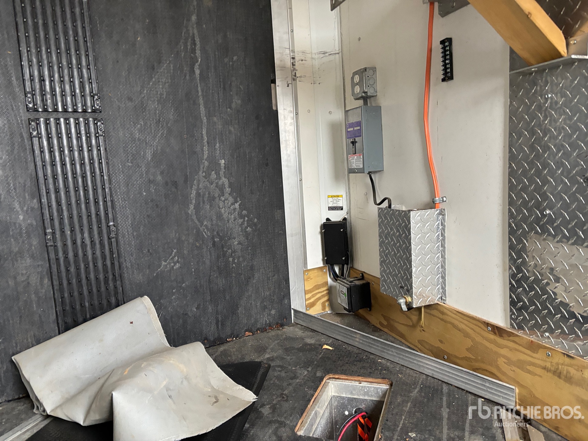 2012 Triton PRT228EB