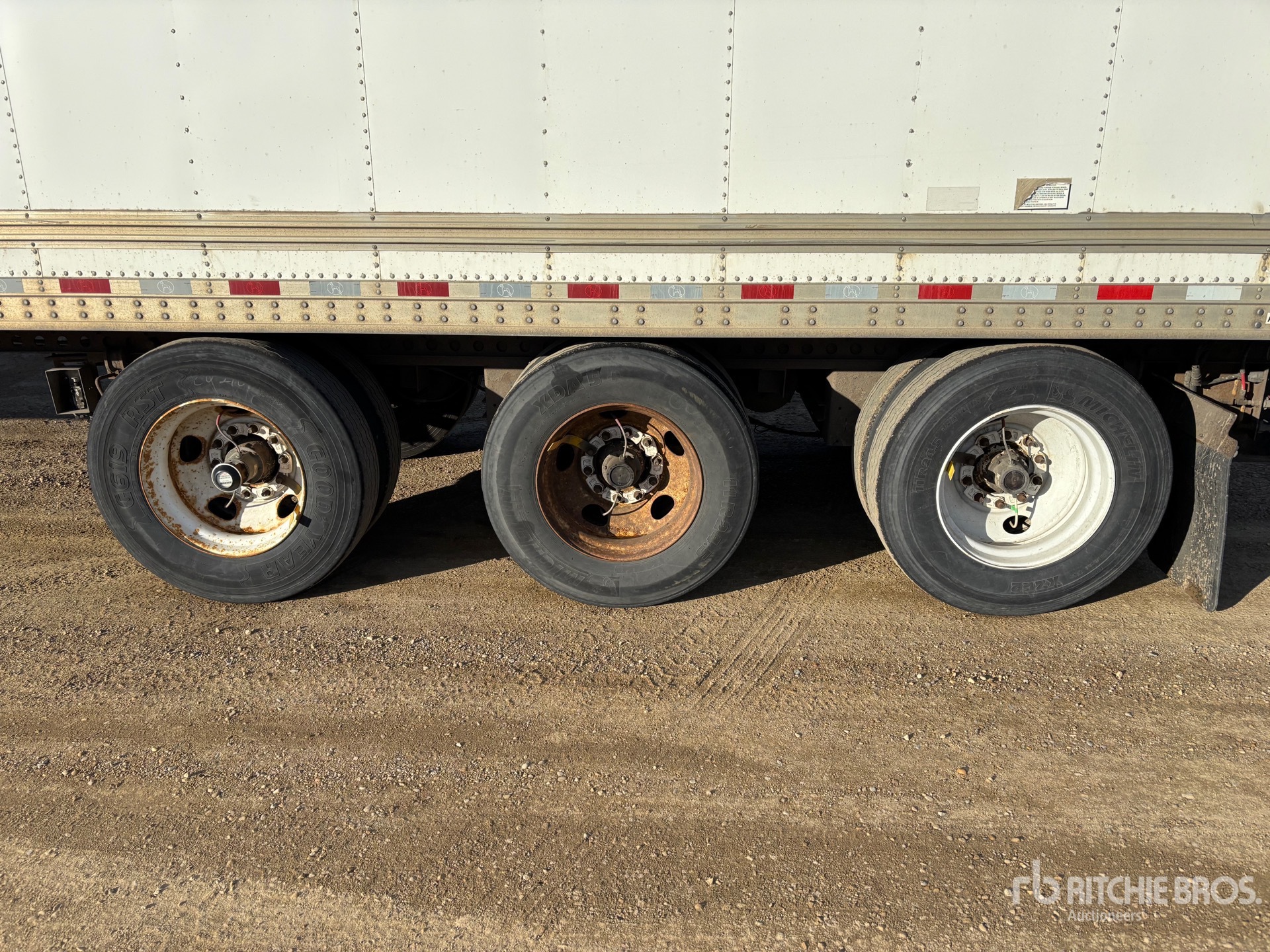 2014 Great Dane 53 FT X 102 IN TRI/A MULTI -TEMP