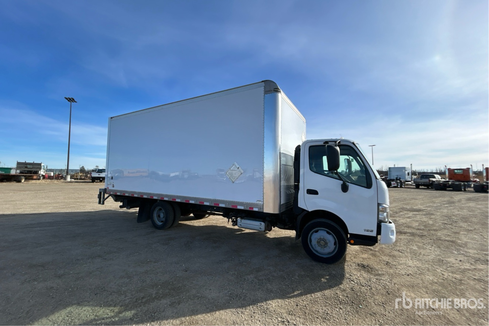 2020 Hino 195