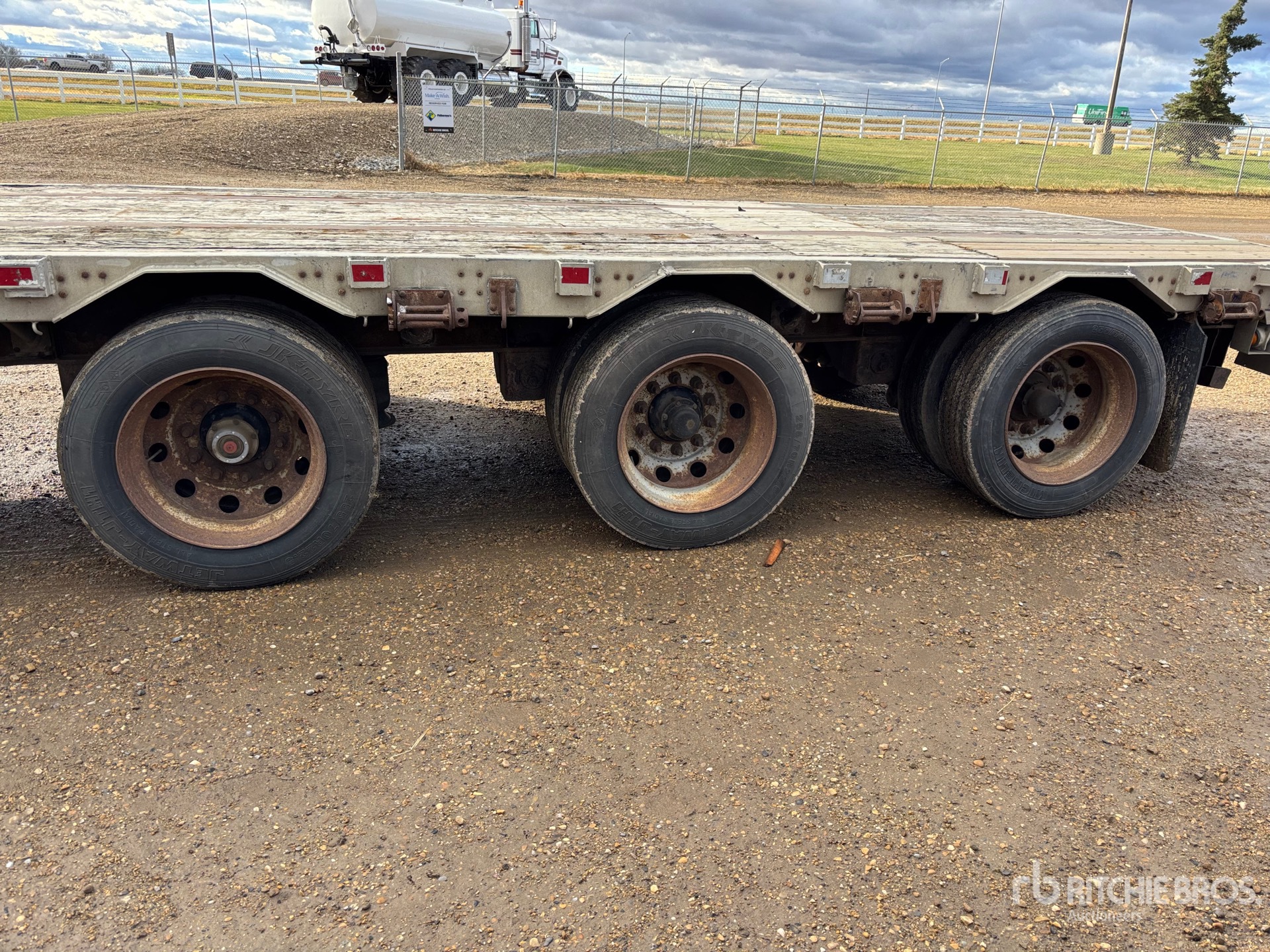 2007 Load King  53 FT TRI/A