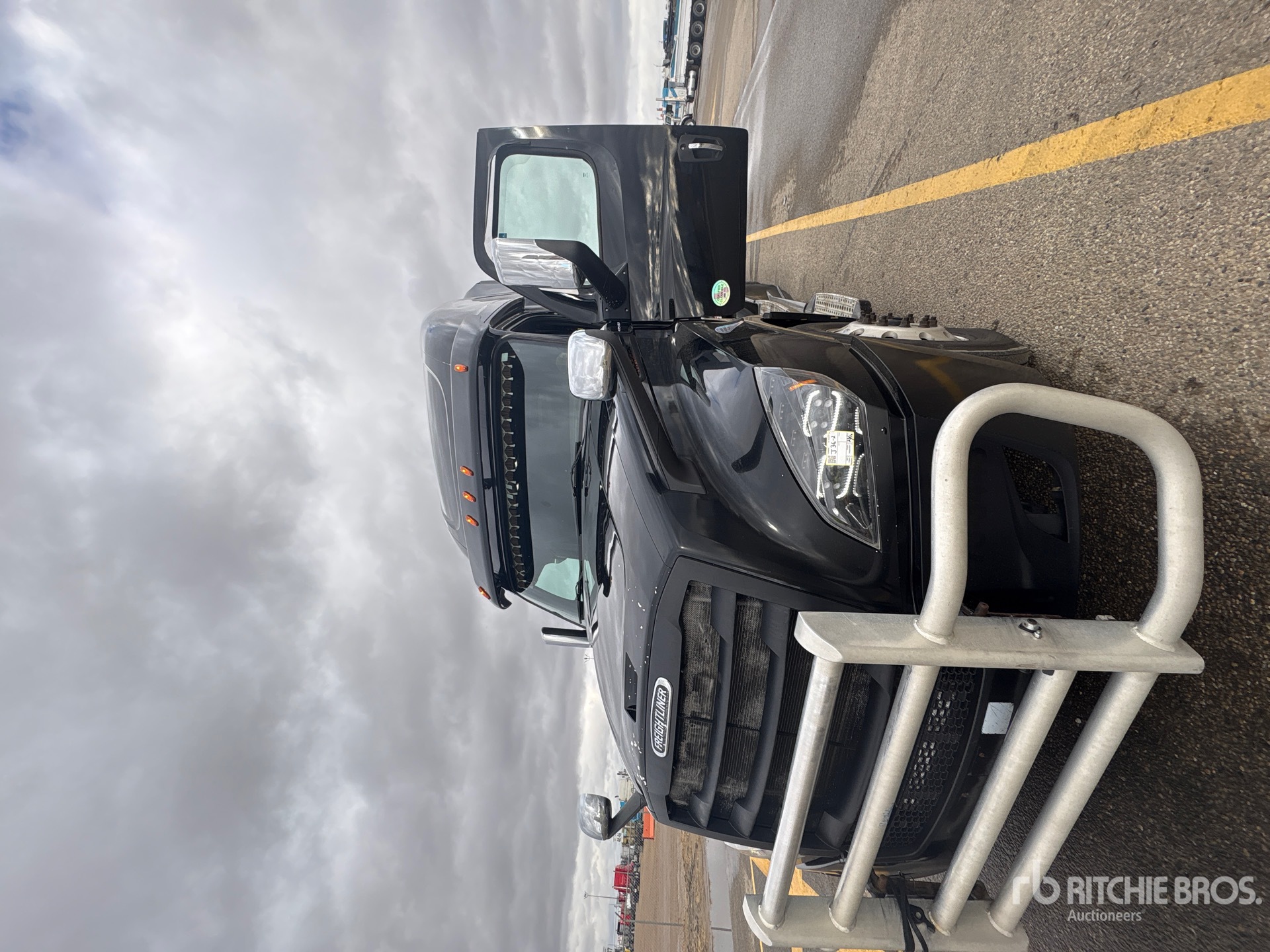 2019 Freightliner CASCADIA 126
