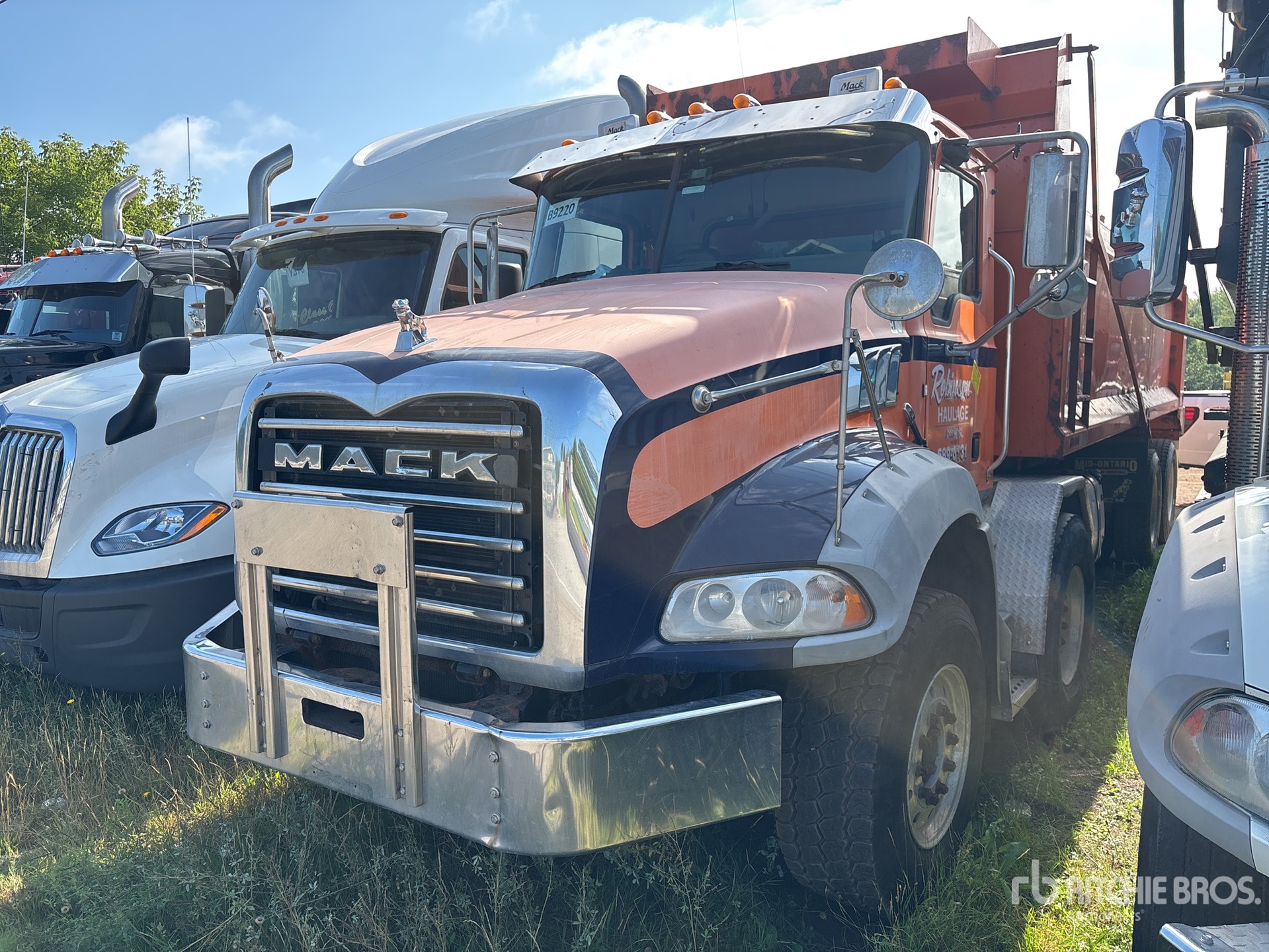 2016 Mack GU813
