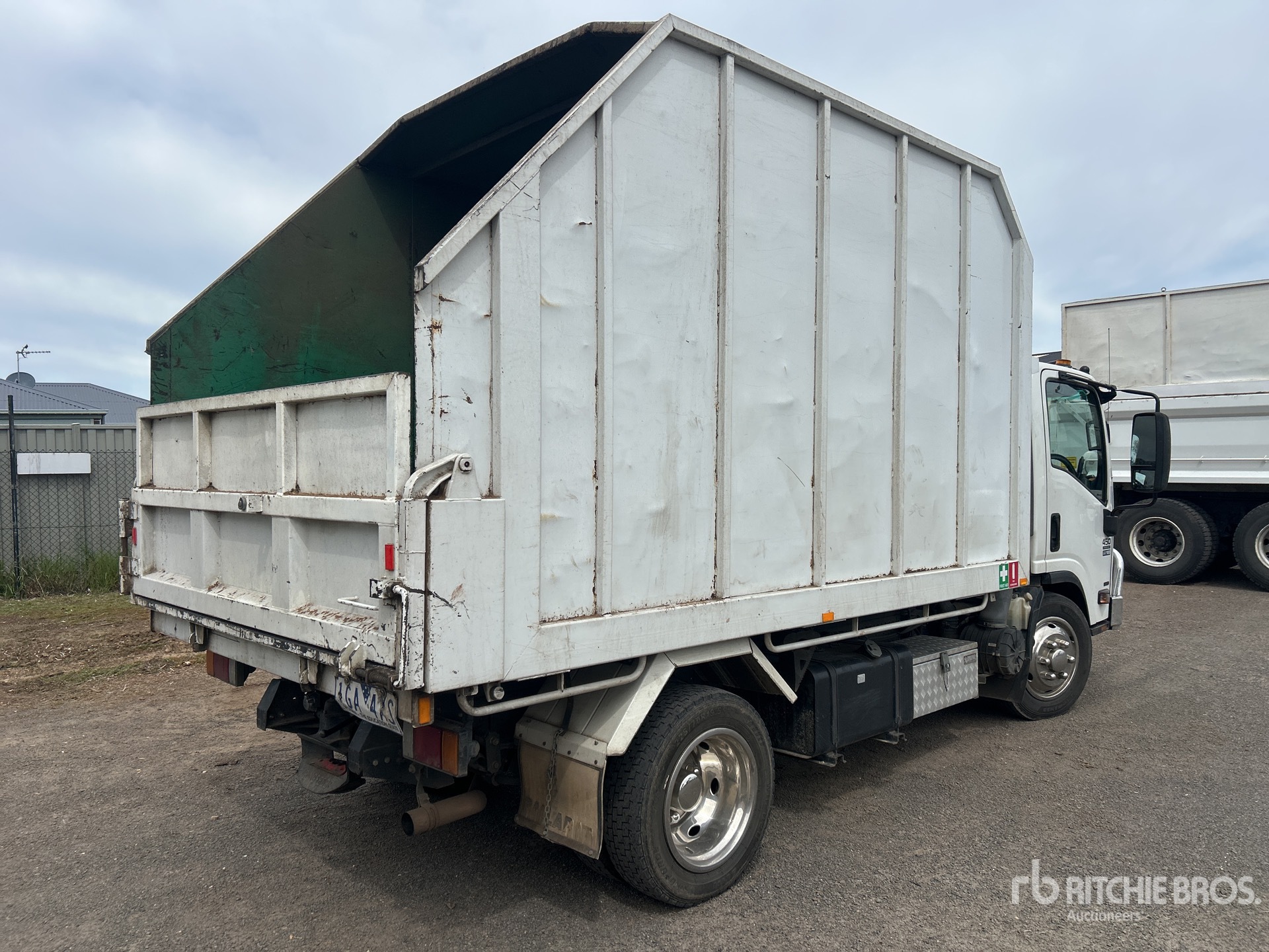 2015 Isuzu NQR 450