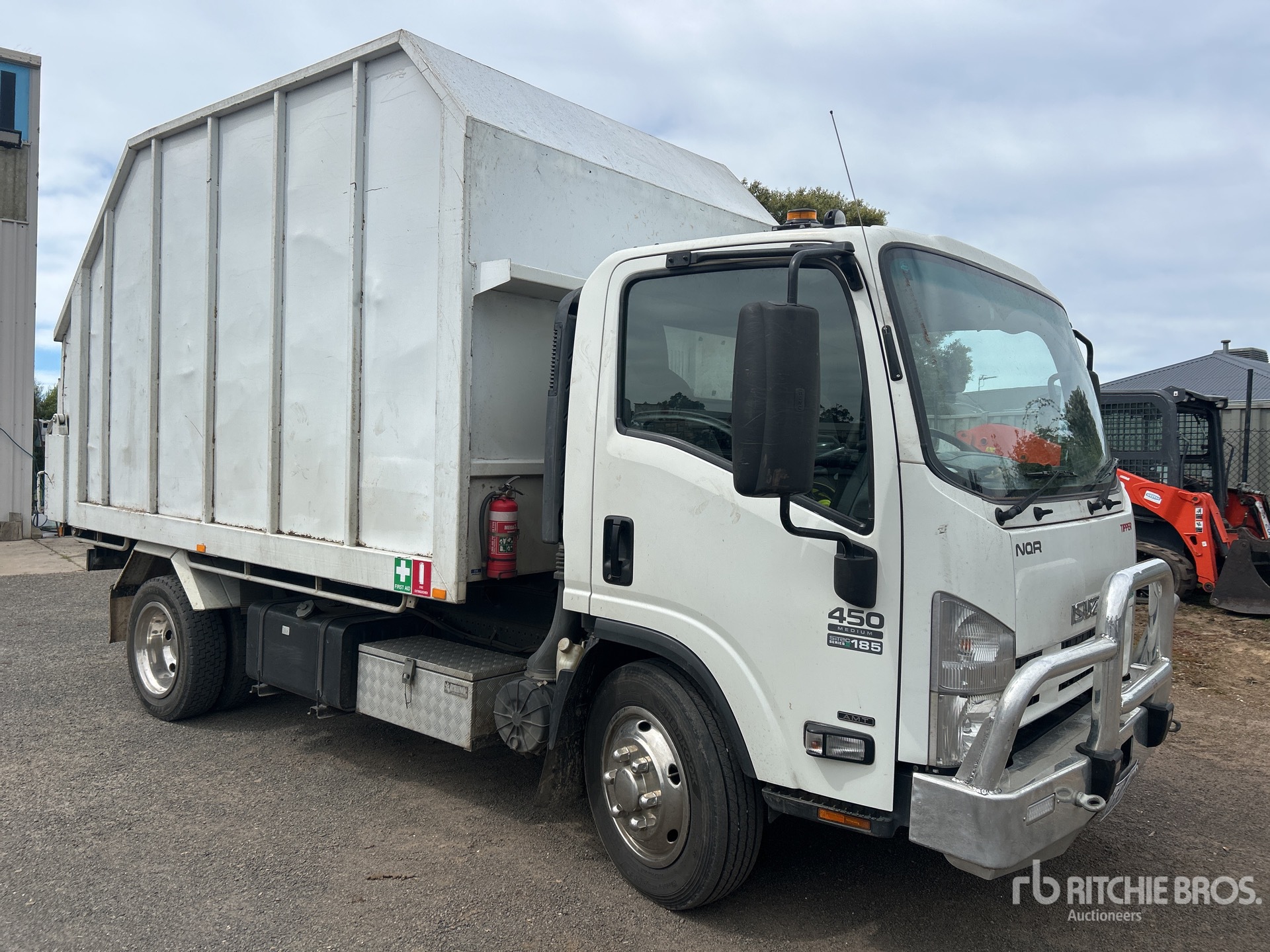Photo of 2015 Isuzu NQR 450