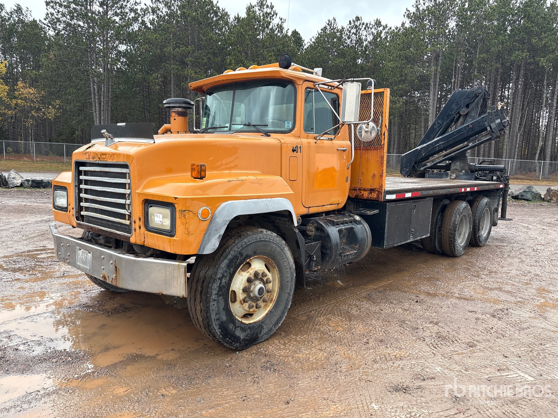 Photo of 2001 Mack RD688S