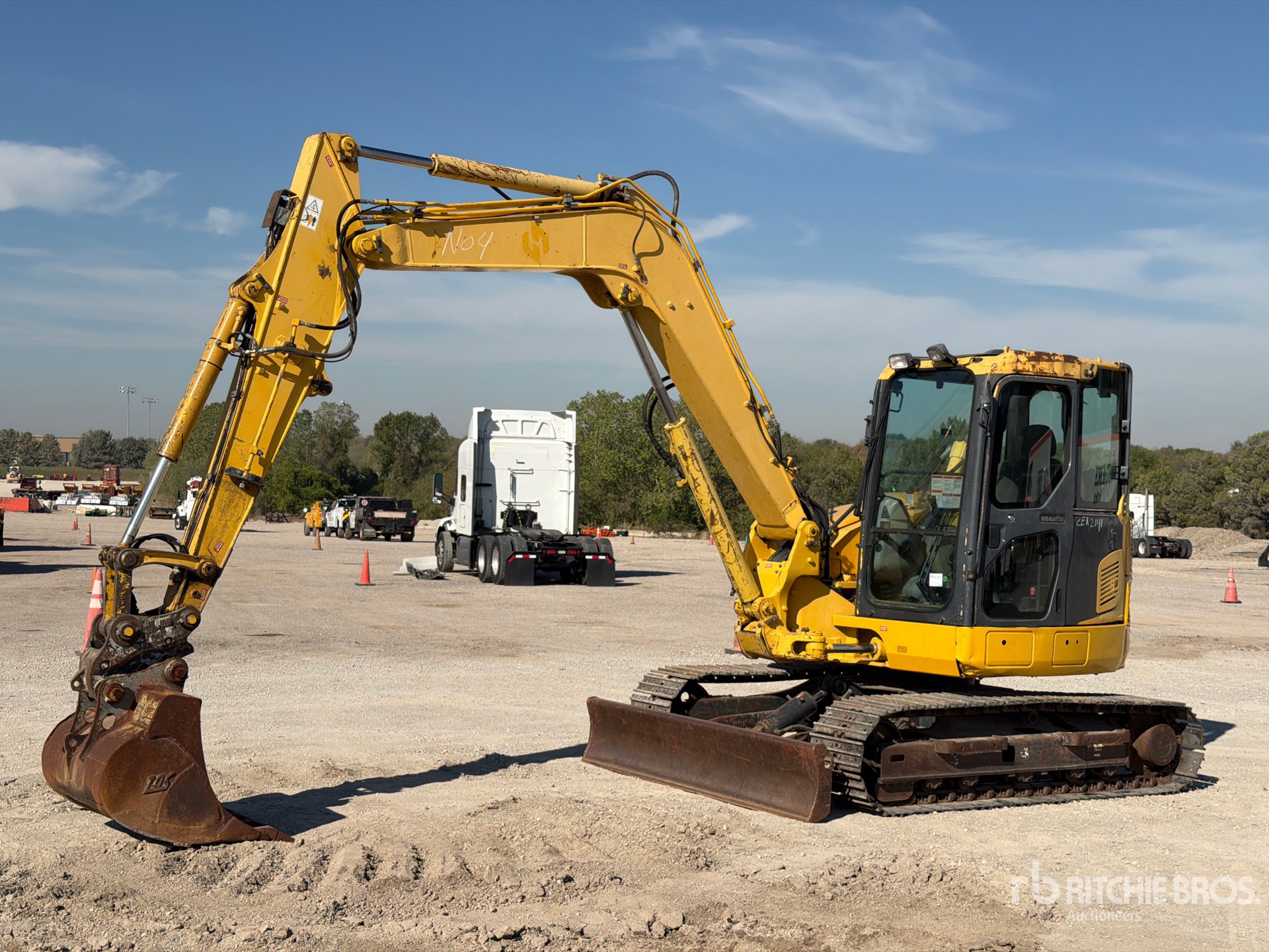 Photo of 2015 Komatsu PC88MR-10