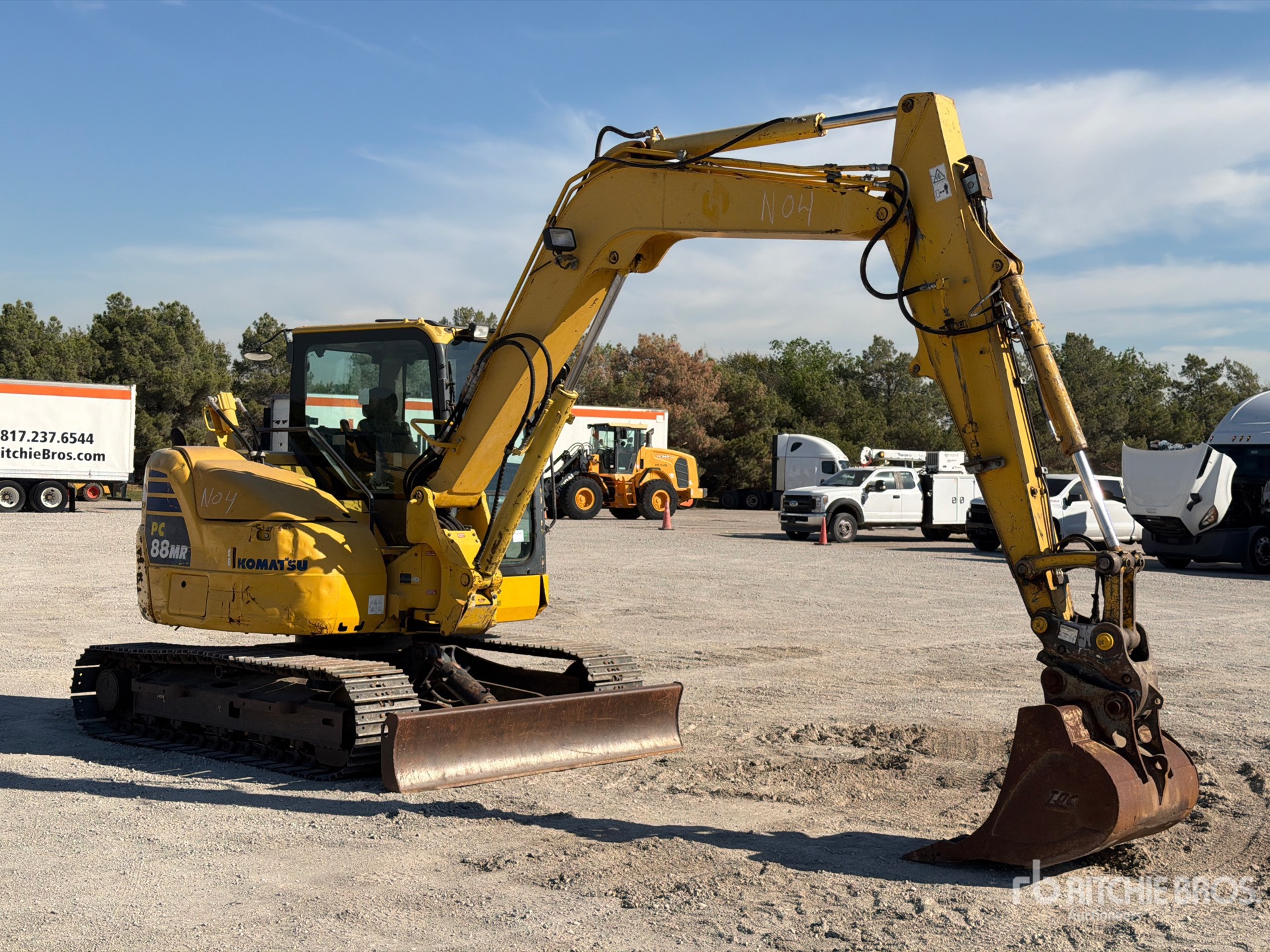 2015 Komatsu PC88MR-10