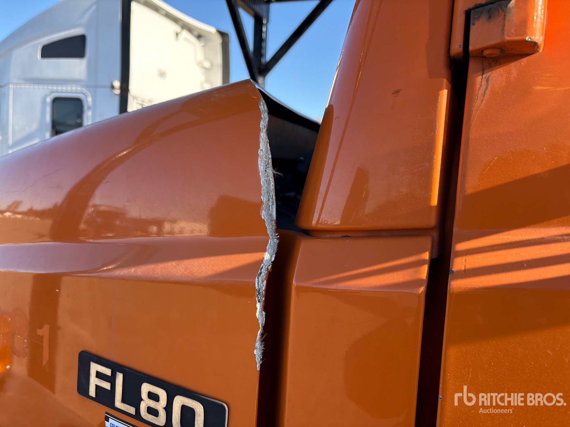 2000 Freightliner FL 80