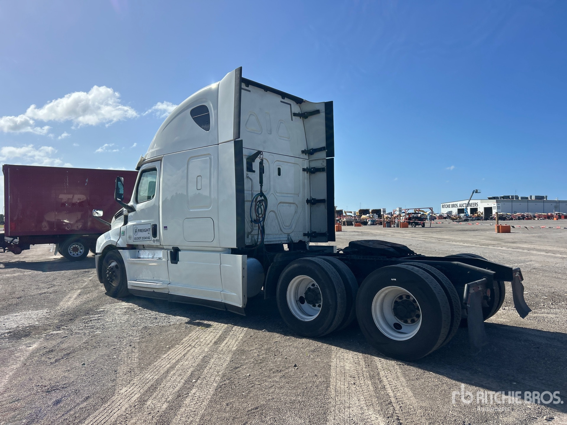 2018 Freightliner CASCADIA 126
