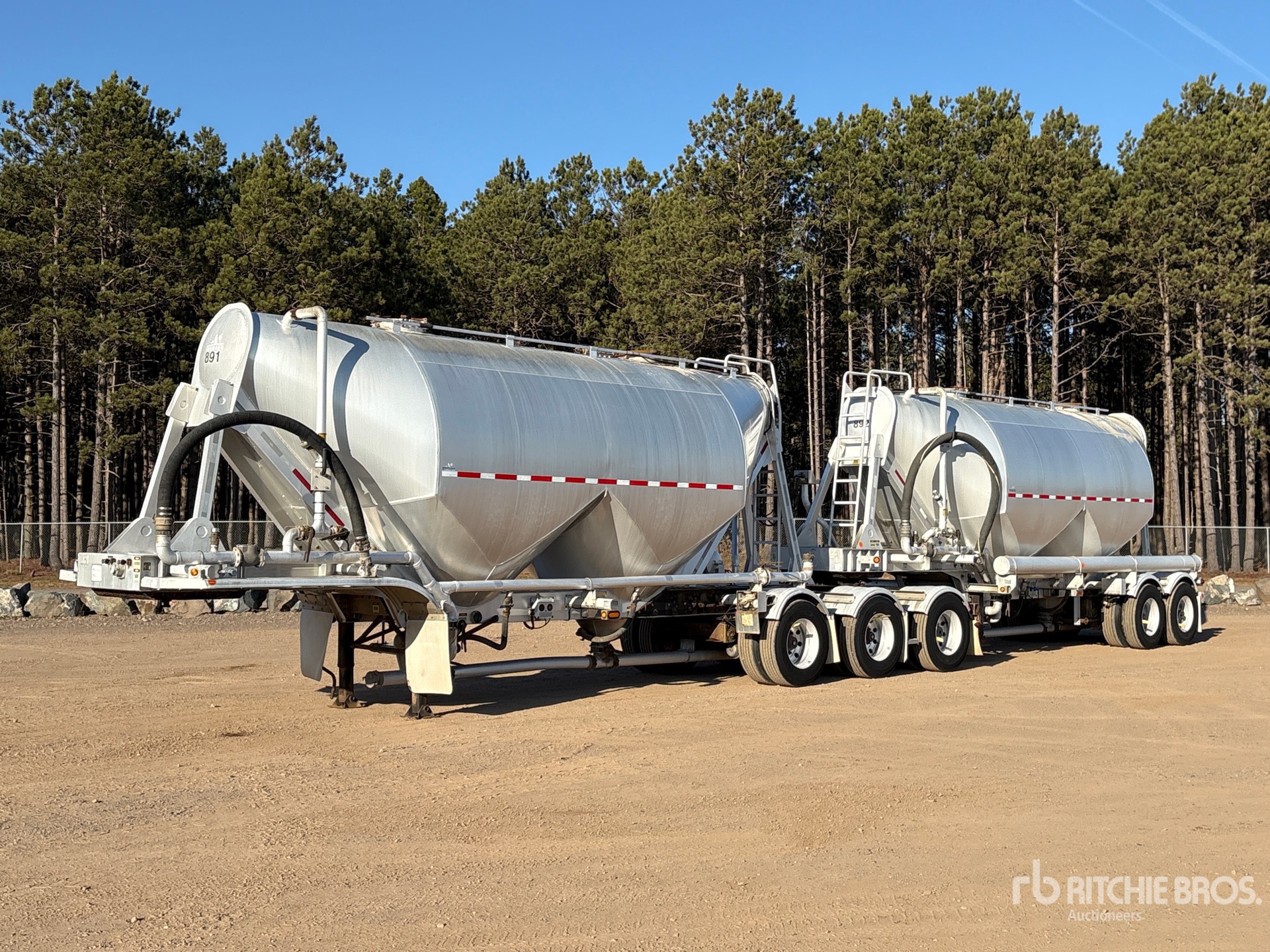 Photo of 2009 Tremcar 1100 cft Tri/A Lead