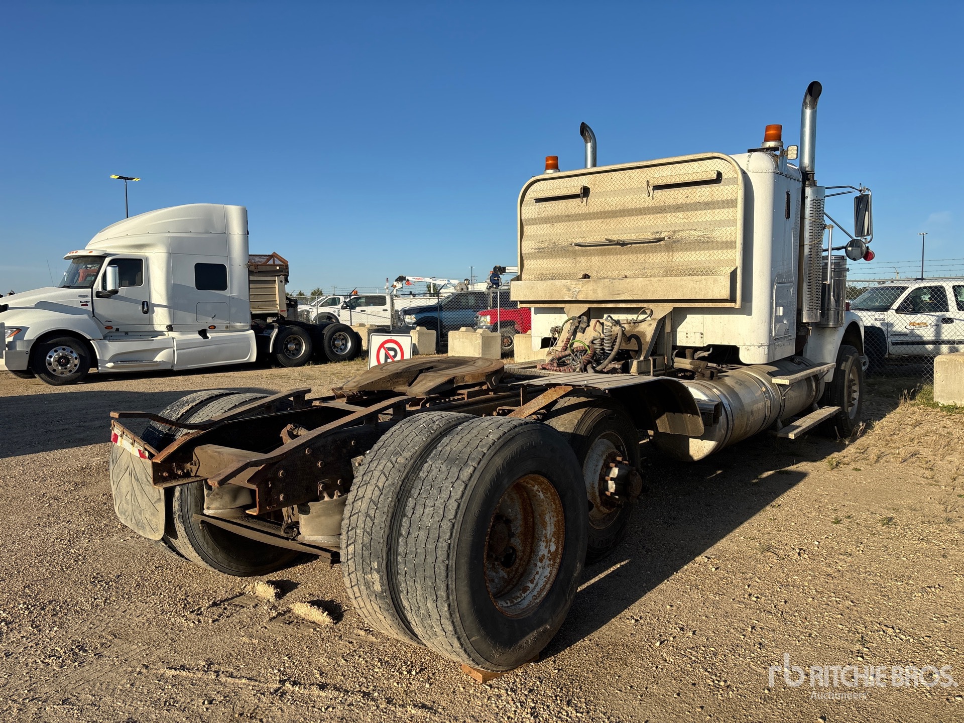 2008 Freightliner FLD 120SD