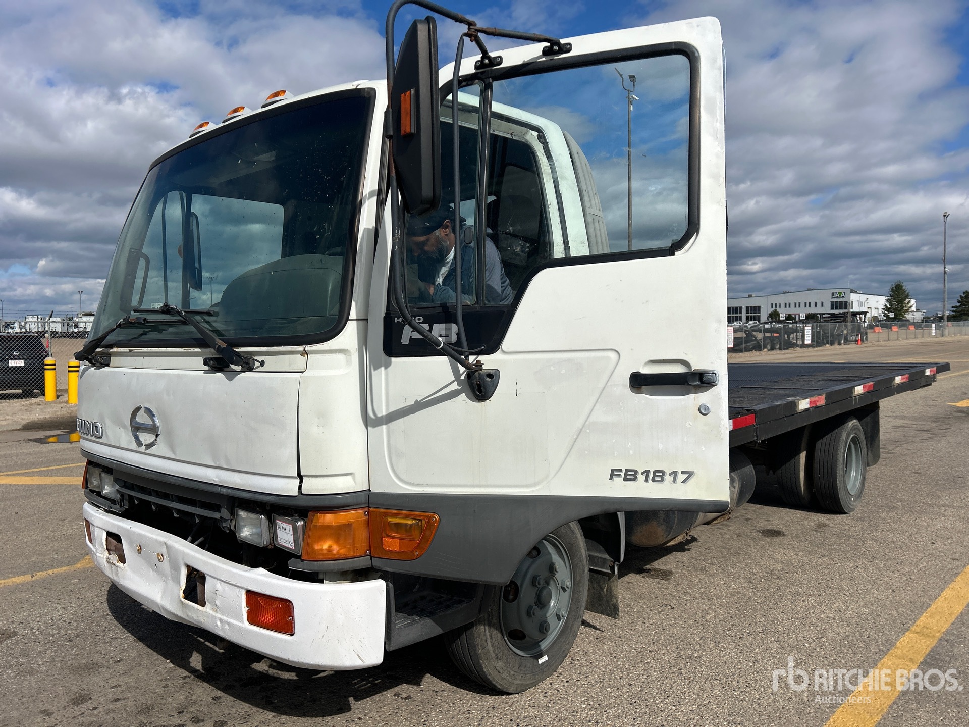 2004 Hino FB1817