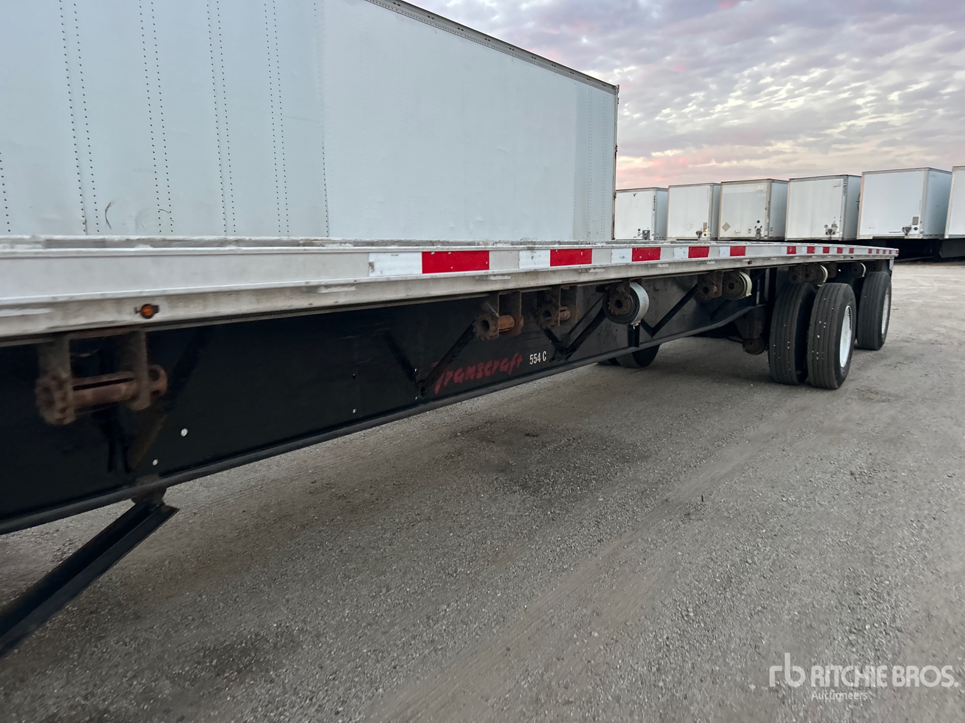2017 Transcraft 48 ft T/A