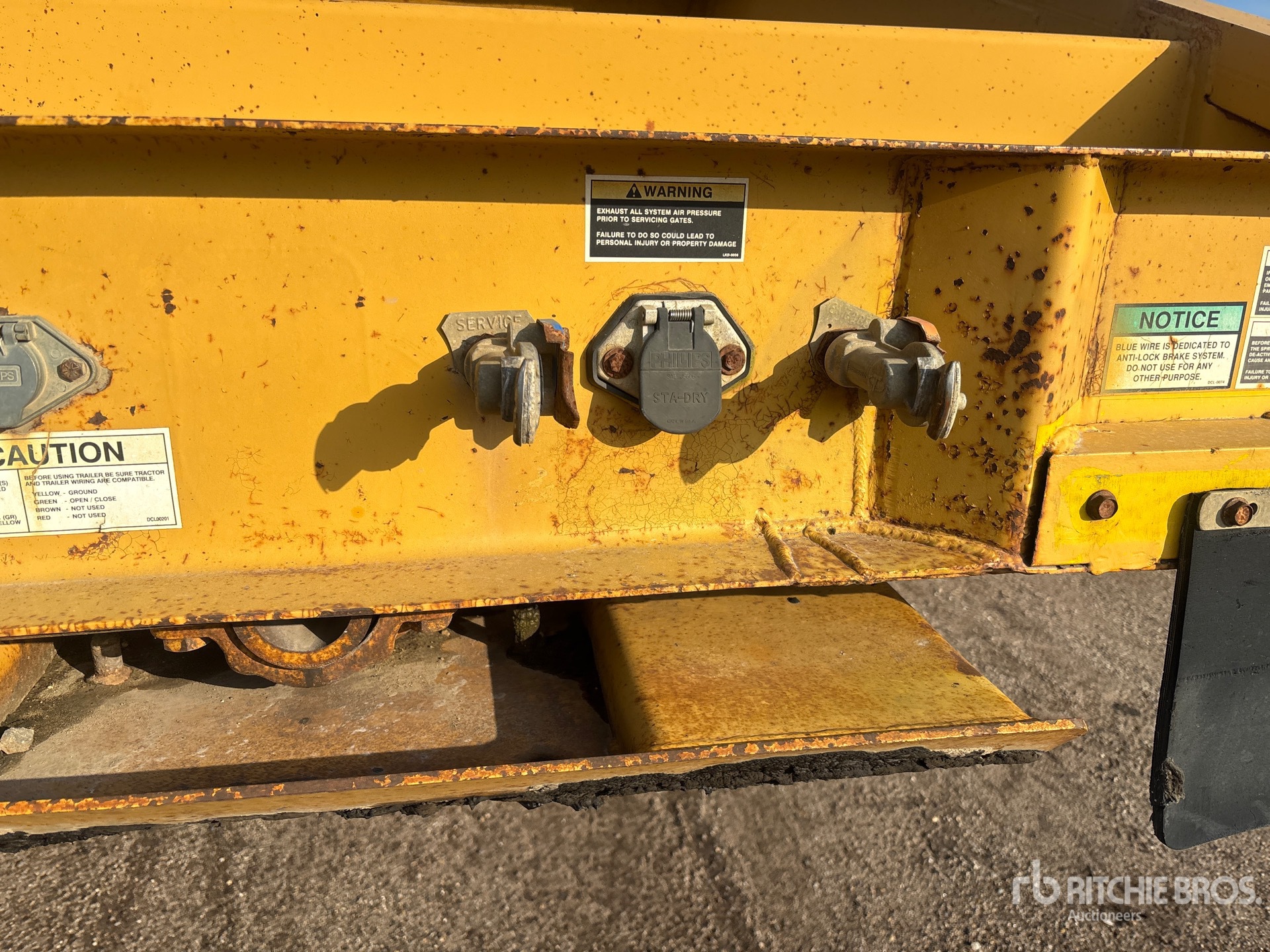 2004 Load King 15 ft Tri/A