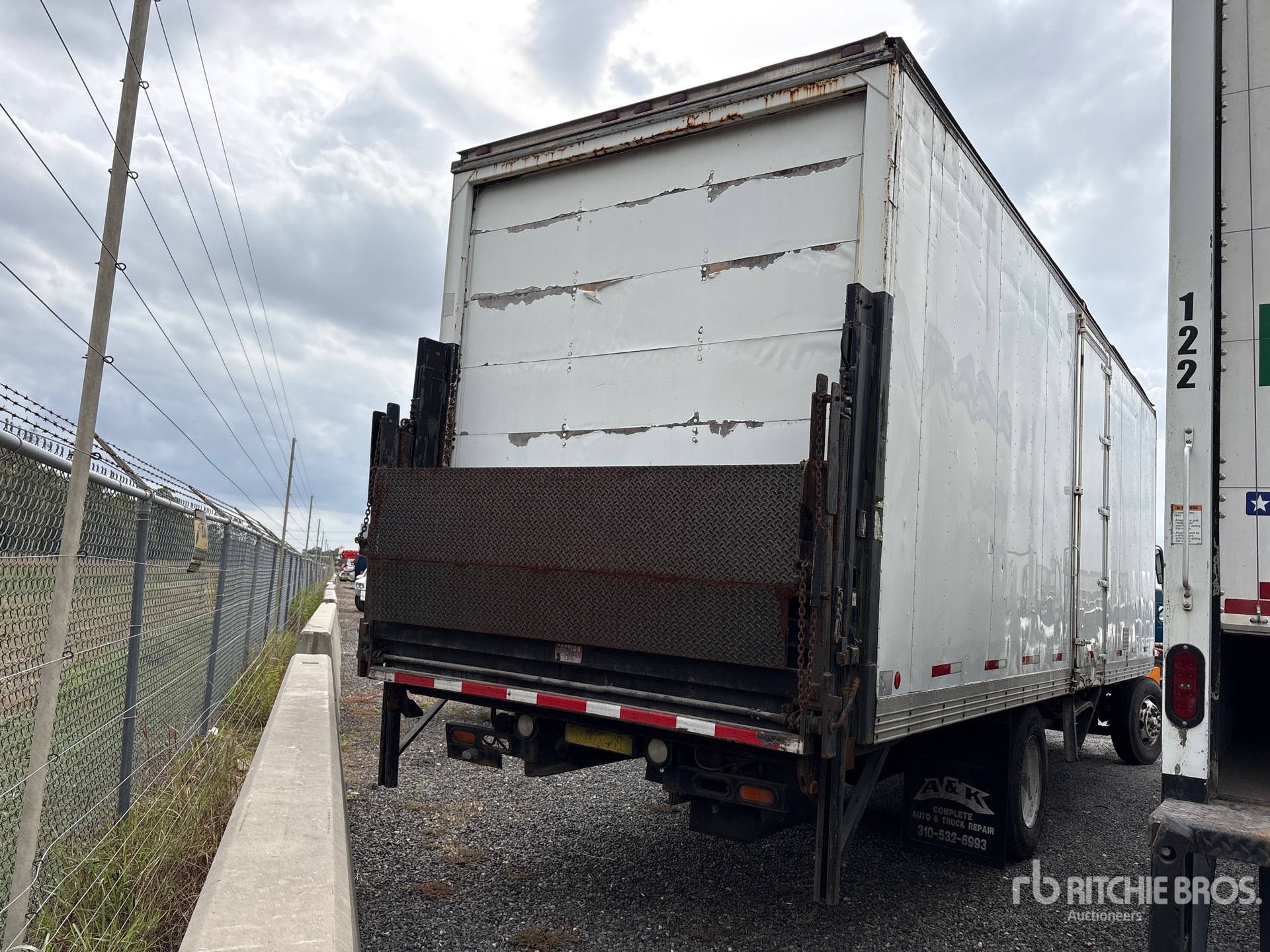 2004 Hino FE2620