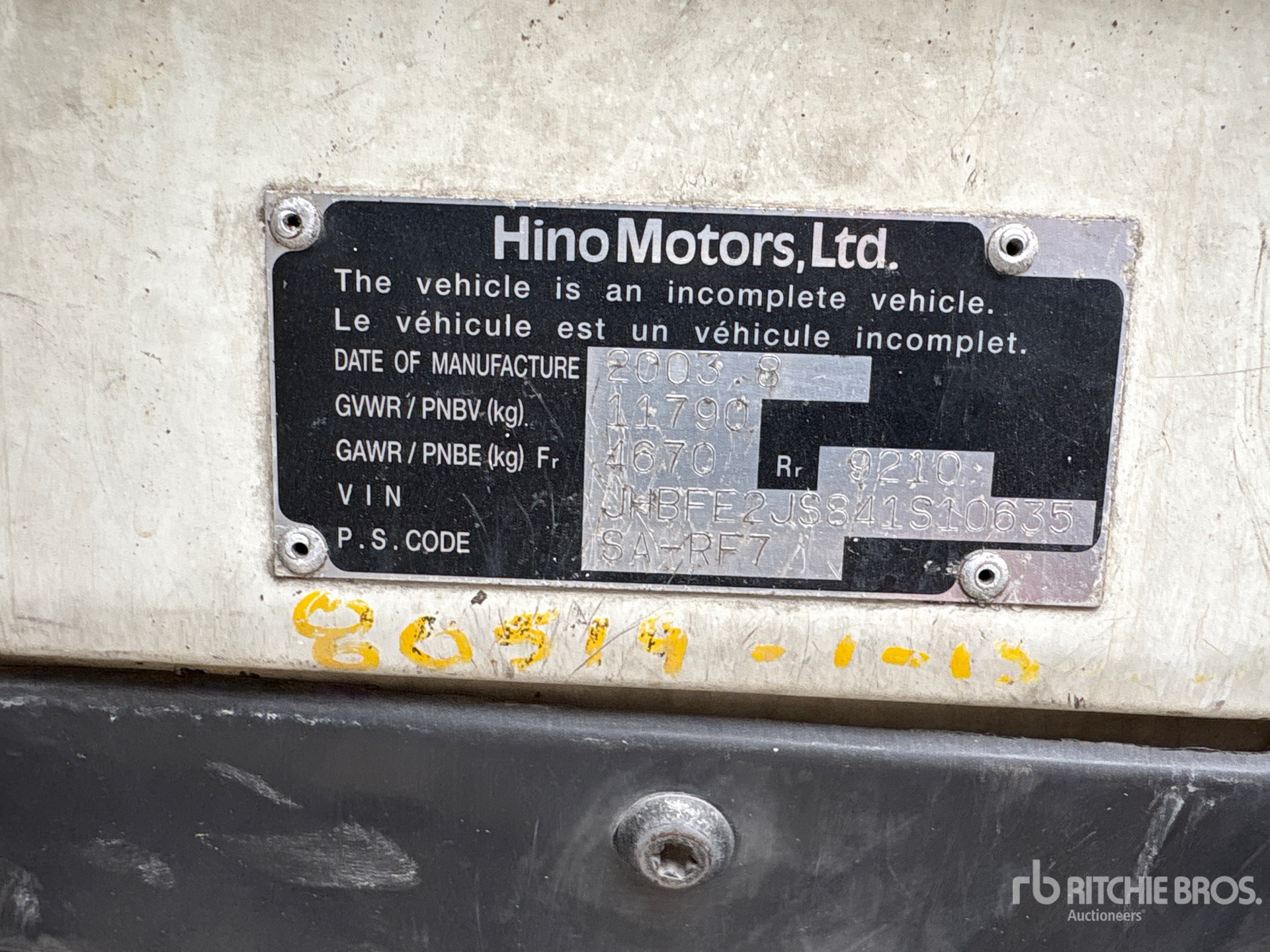 2004 Hino FE2620