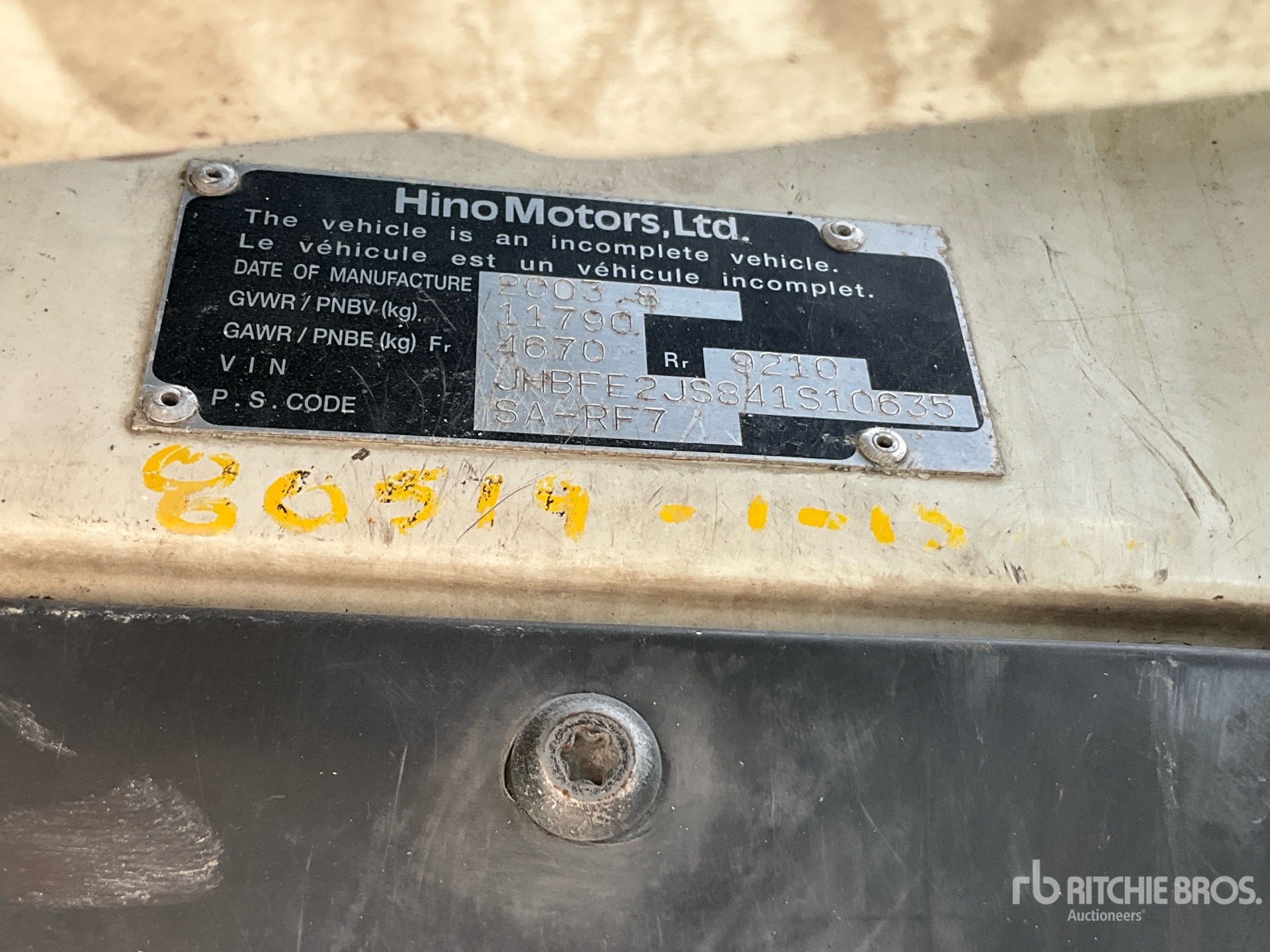 2004 Hino FE2620
