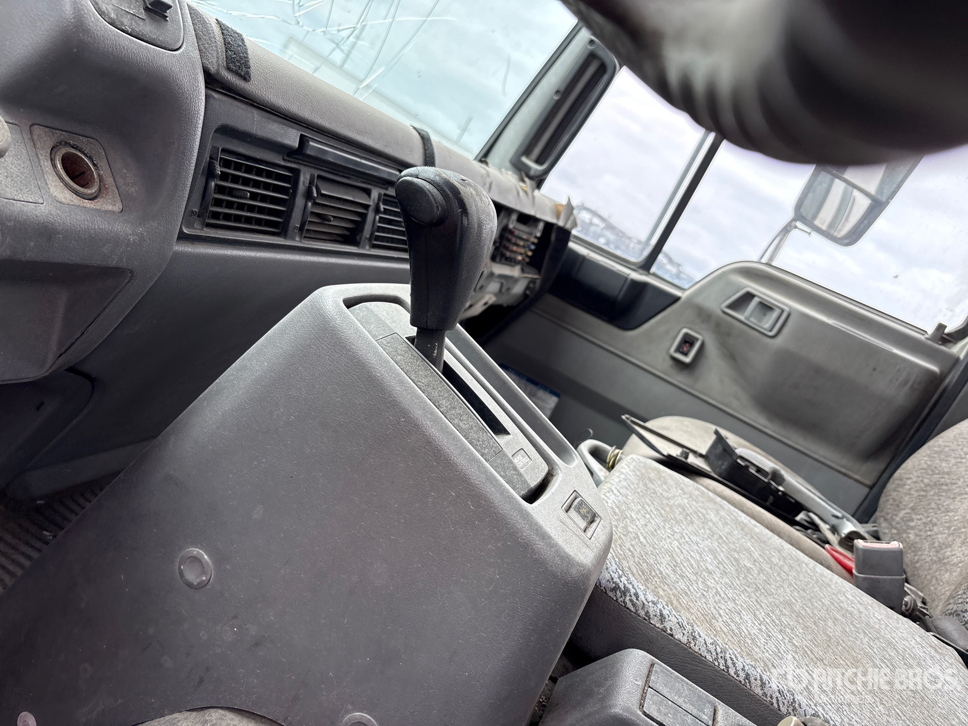 2004 Hino FE2620