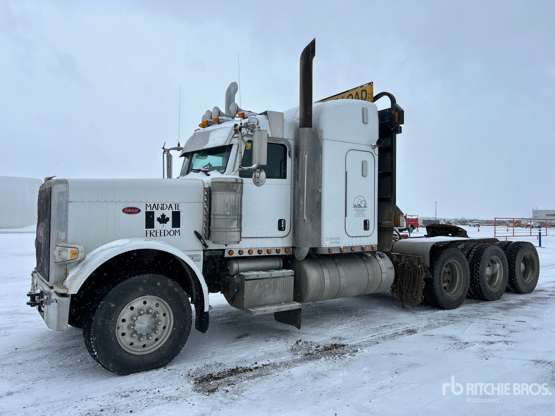 Photo of 2014 Peterbilt 388