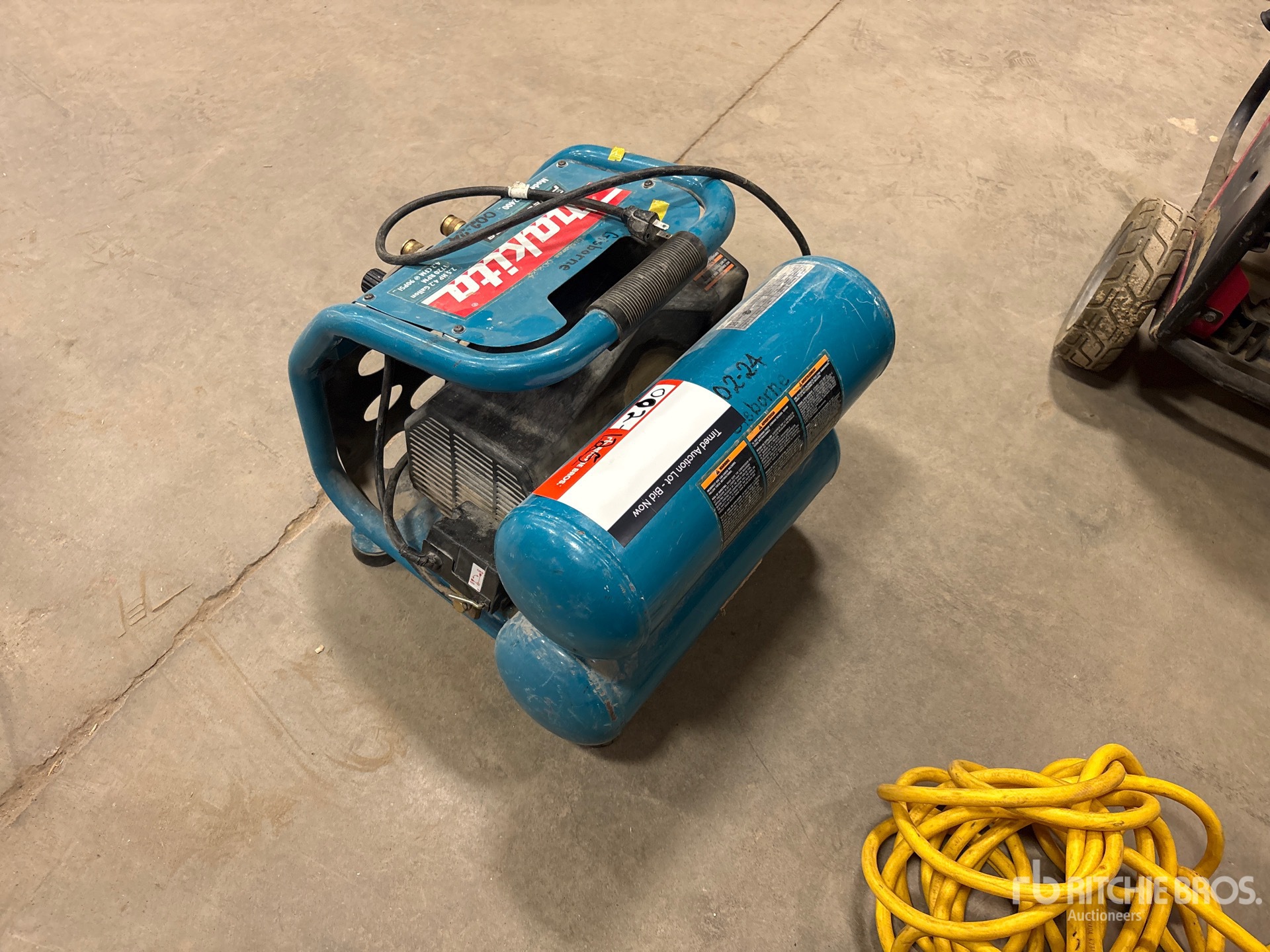 Makita MAC2400