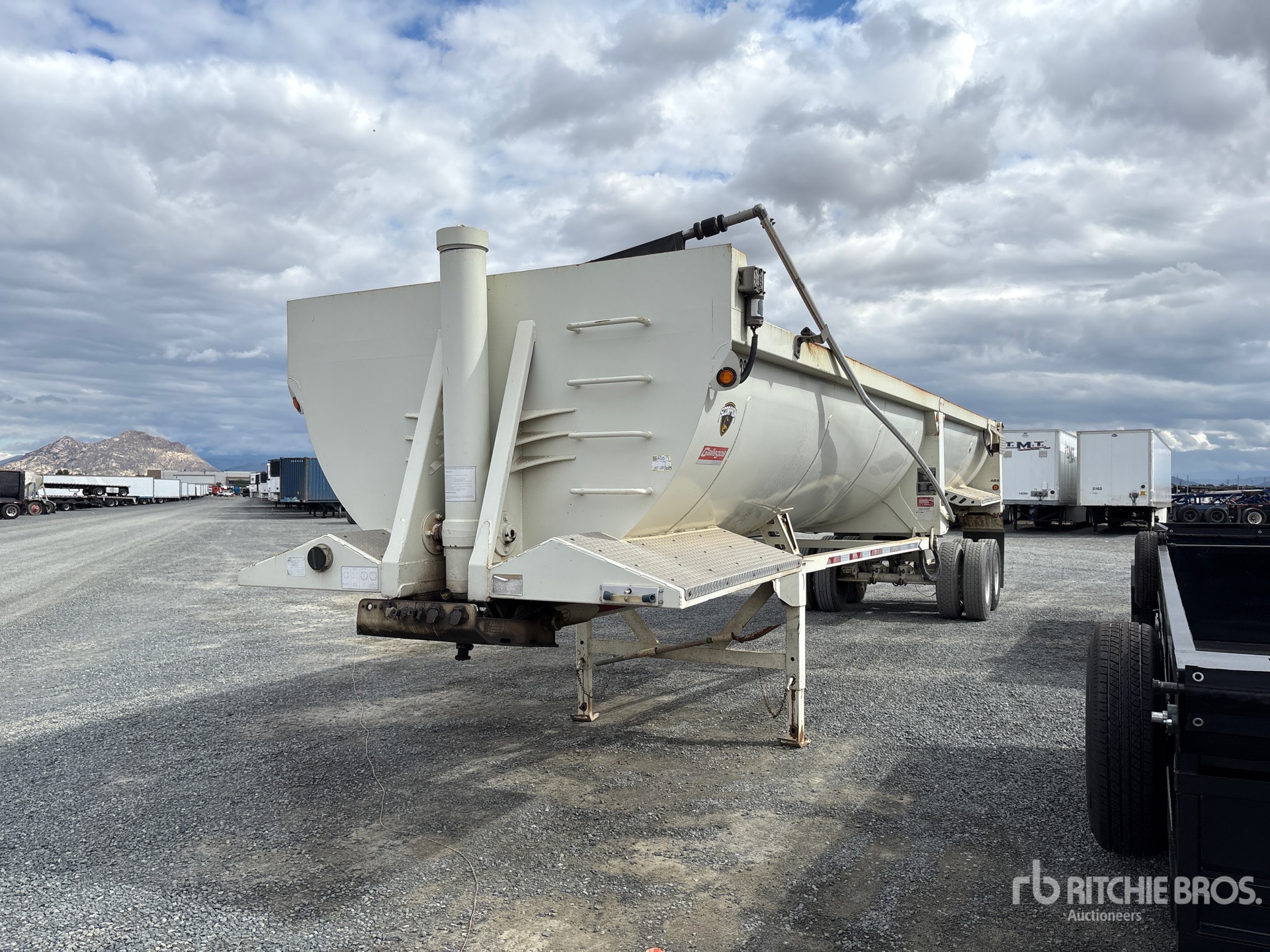 2019 Gallegos 37 ft T/A