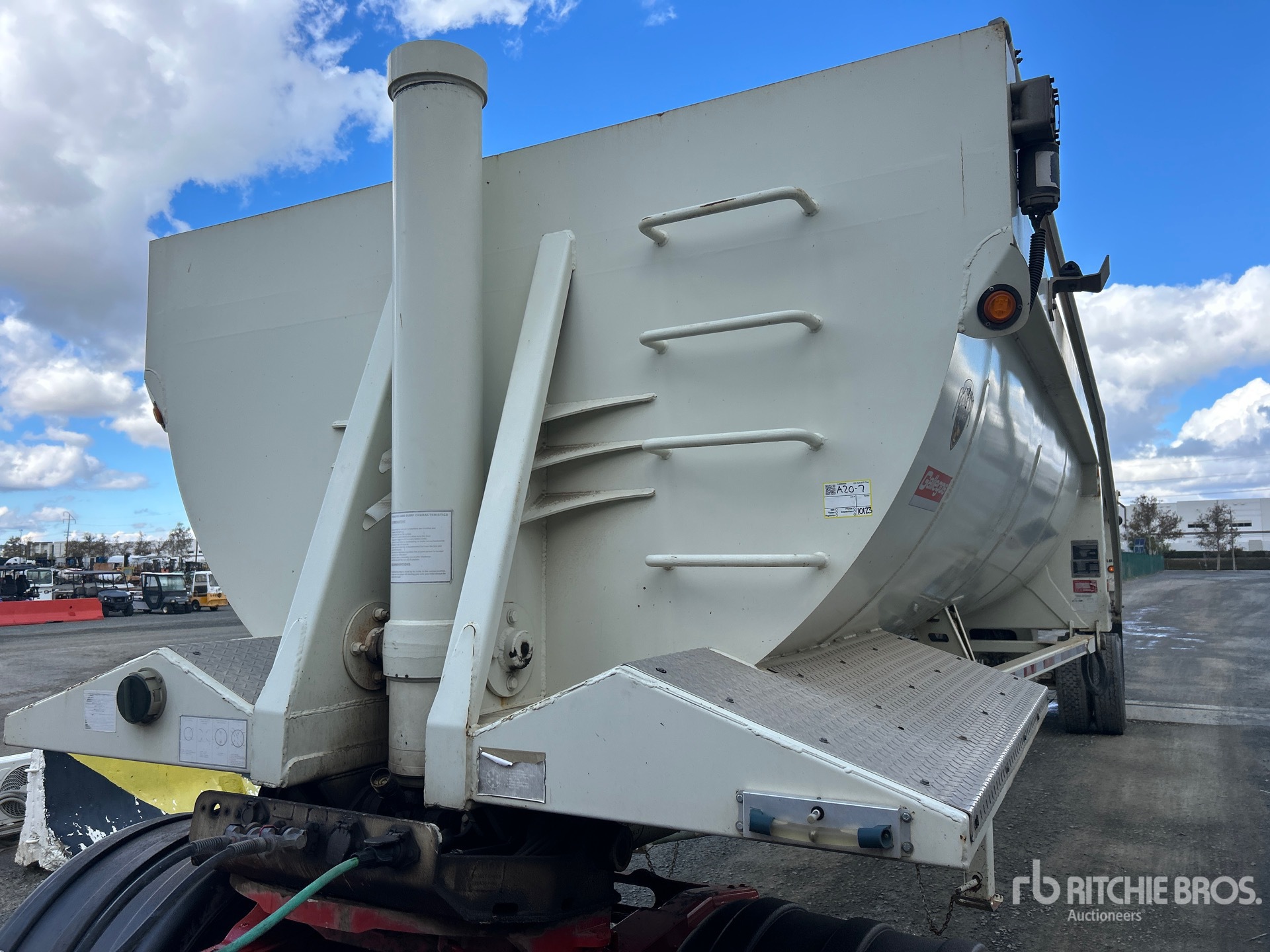 2019 Gallegos 37 ft T/A
