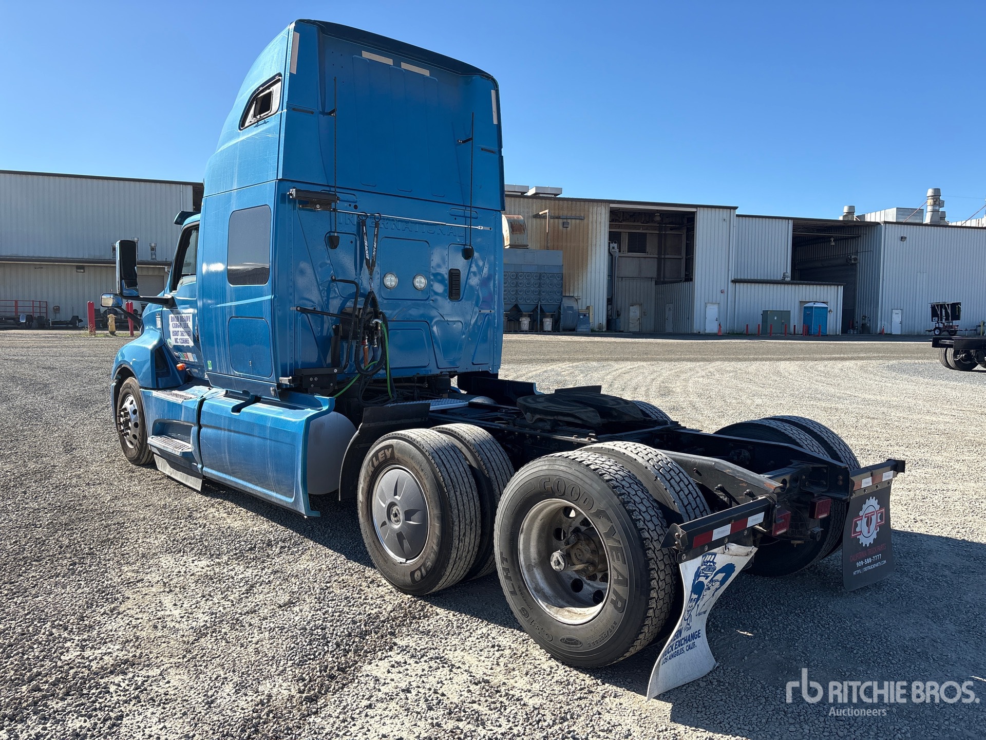 2022 International LT625