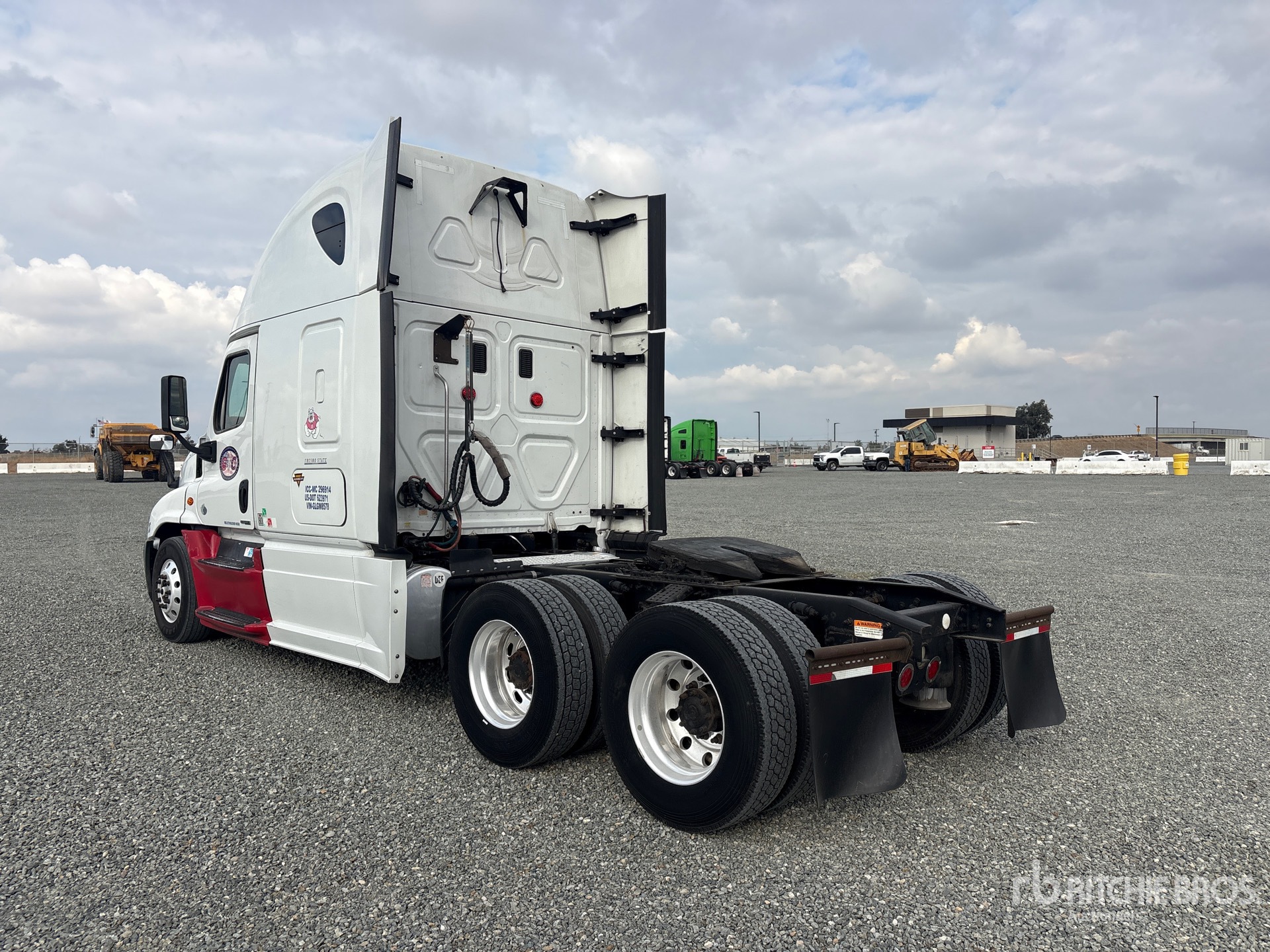 2016 Freightliner CASCADIA 125