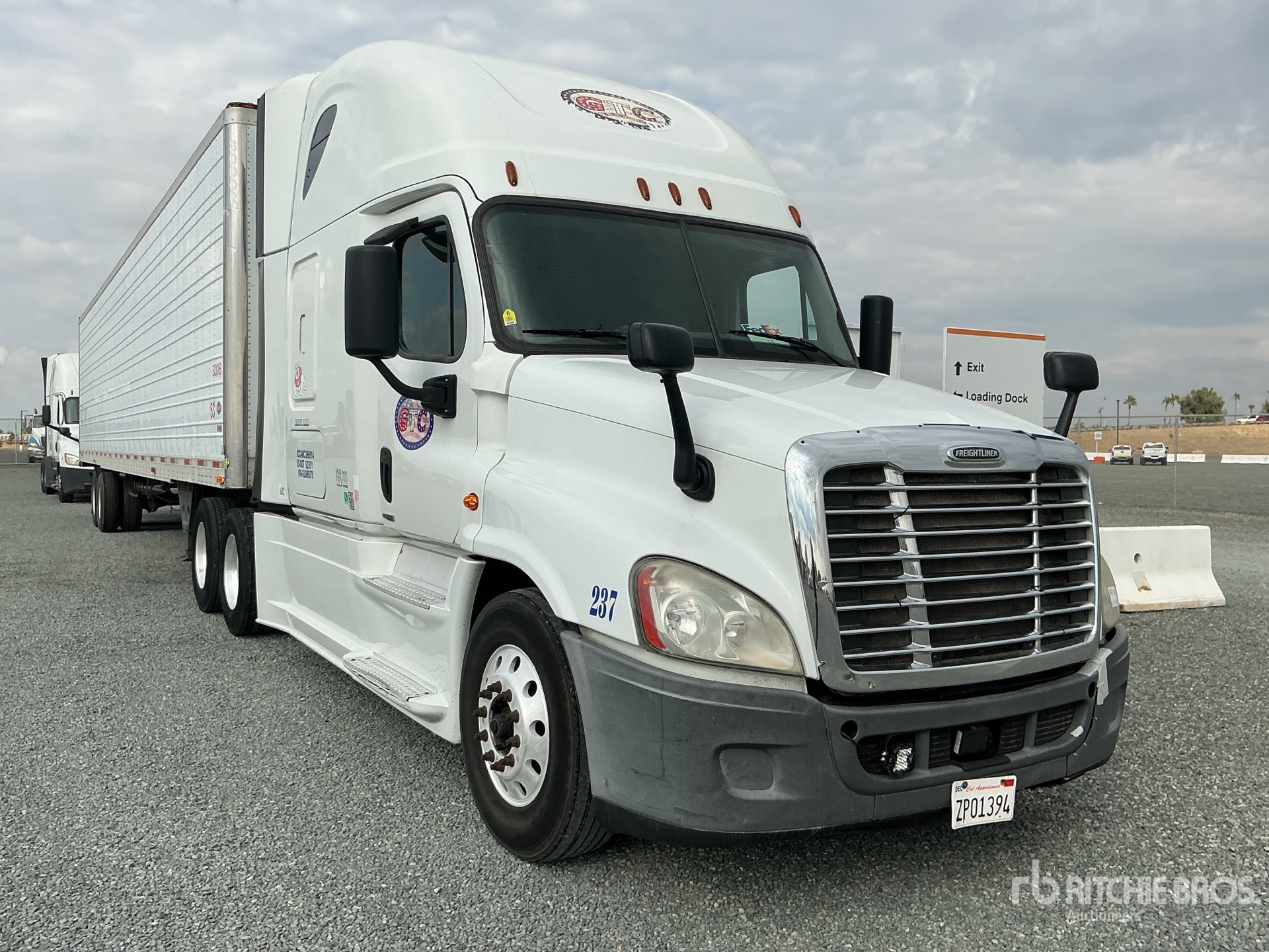 2016 Freightliner CASCADIA 125