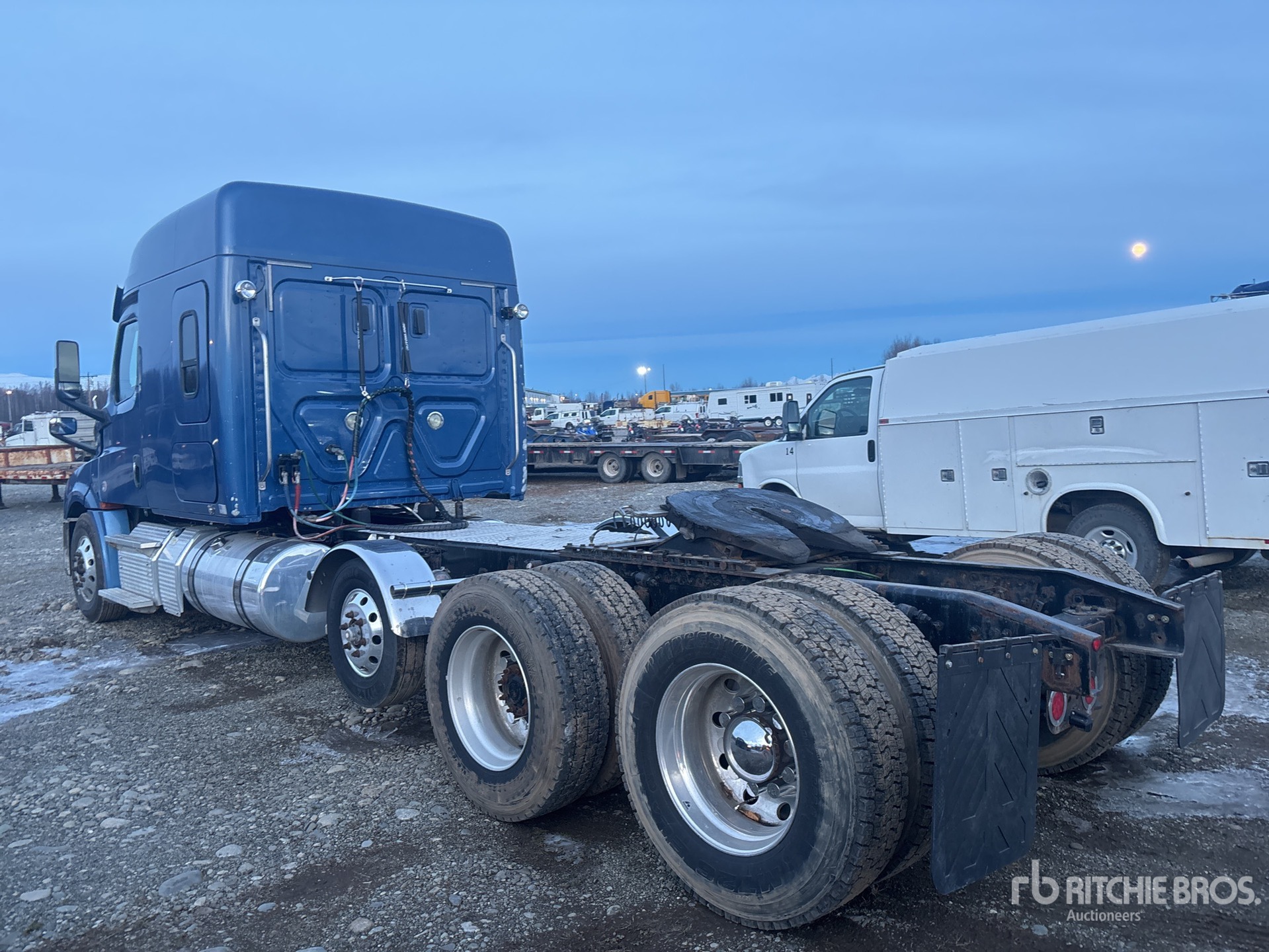 2019 Freightliner CASCADIA 126