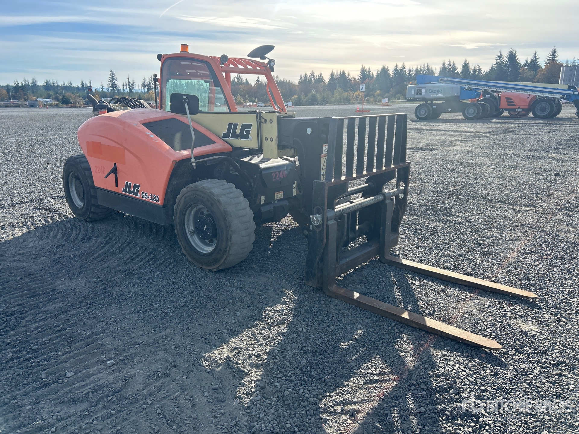 2017 JLG G5-18A