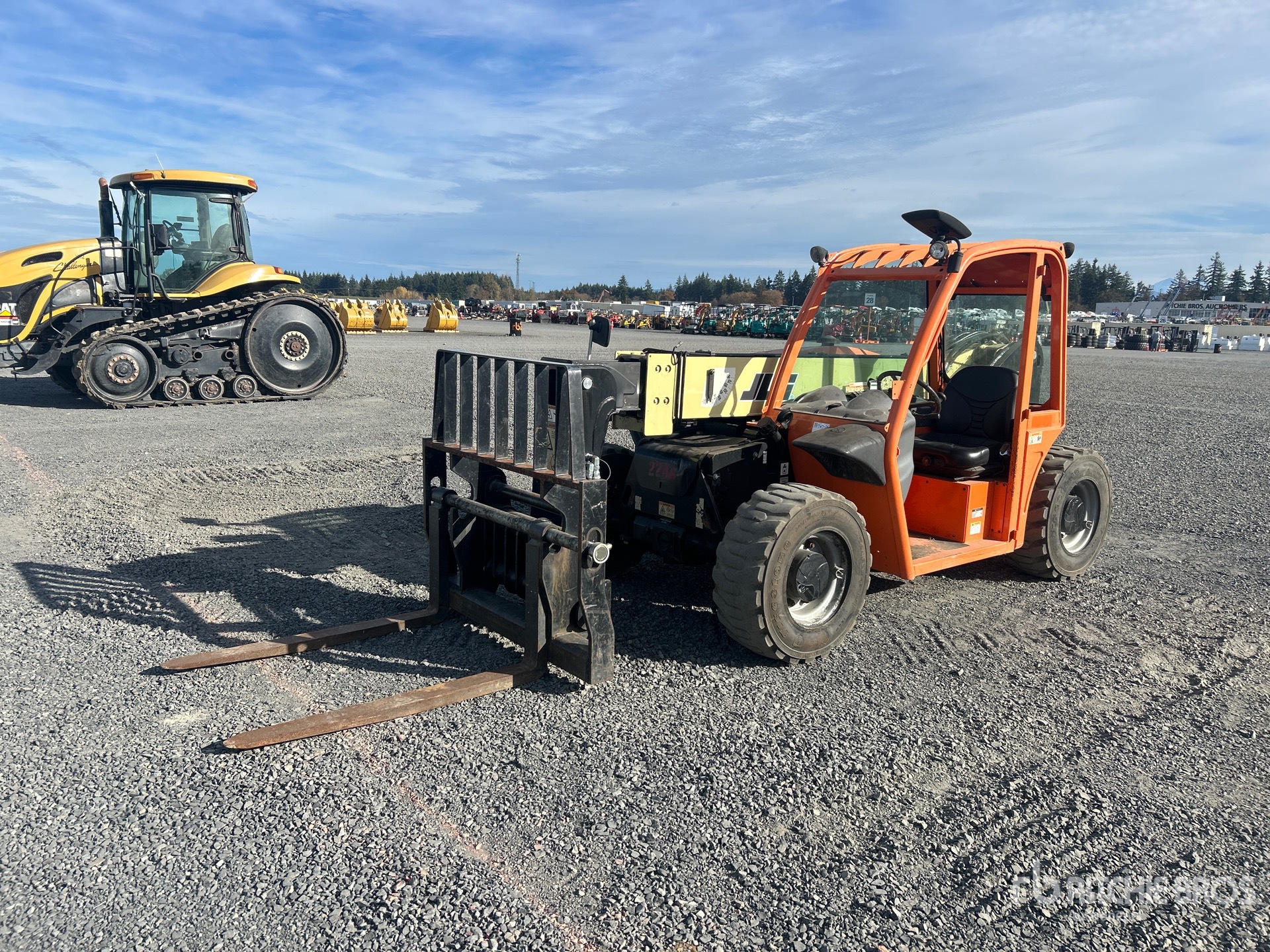 2017 JLG G5-18A