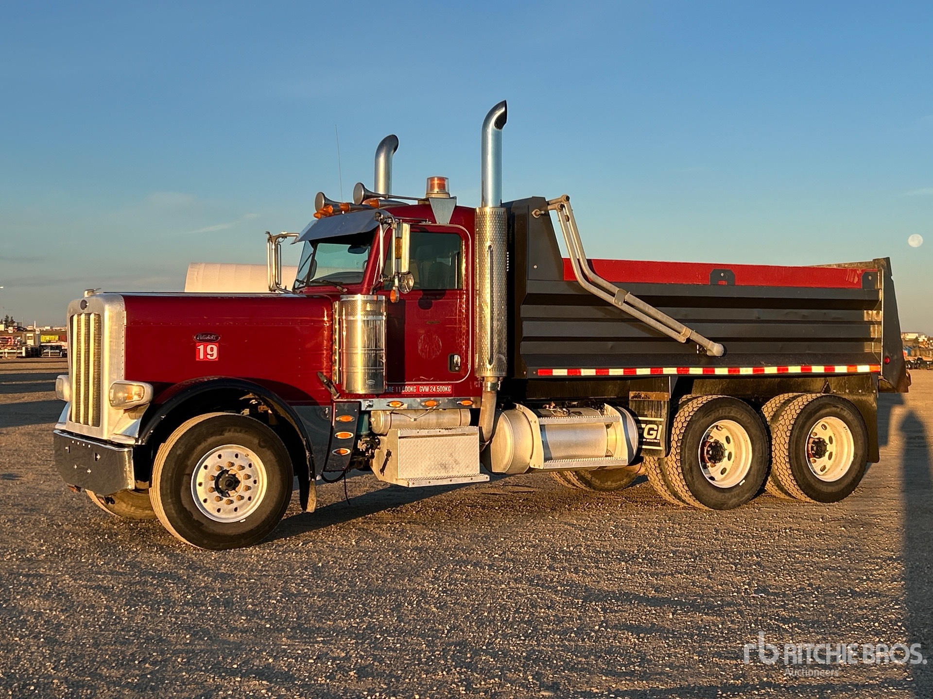 2008 Peterbilt 389