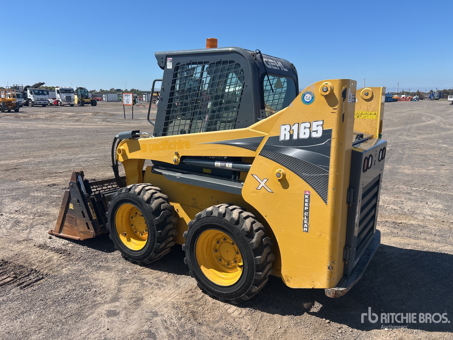 2018 Gehl R165