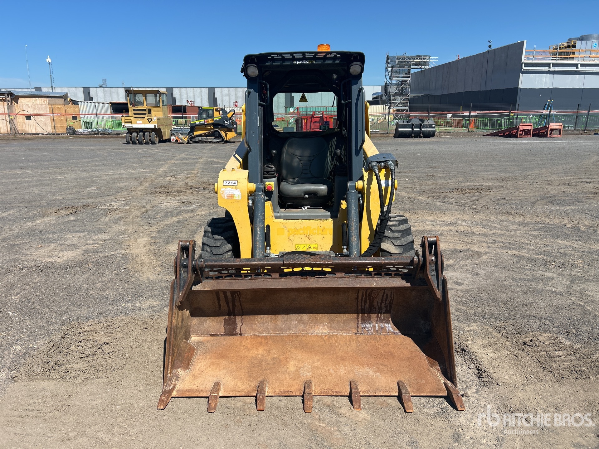 2018 Gehl R165