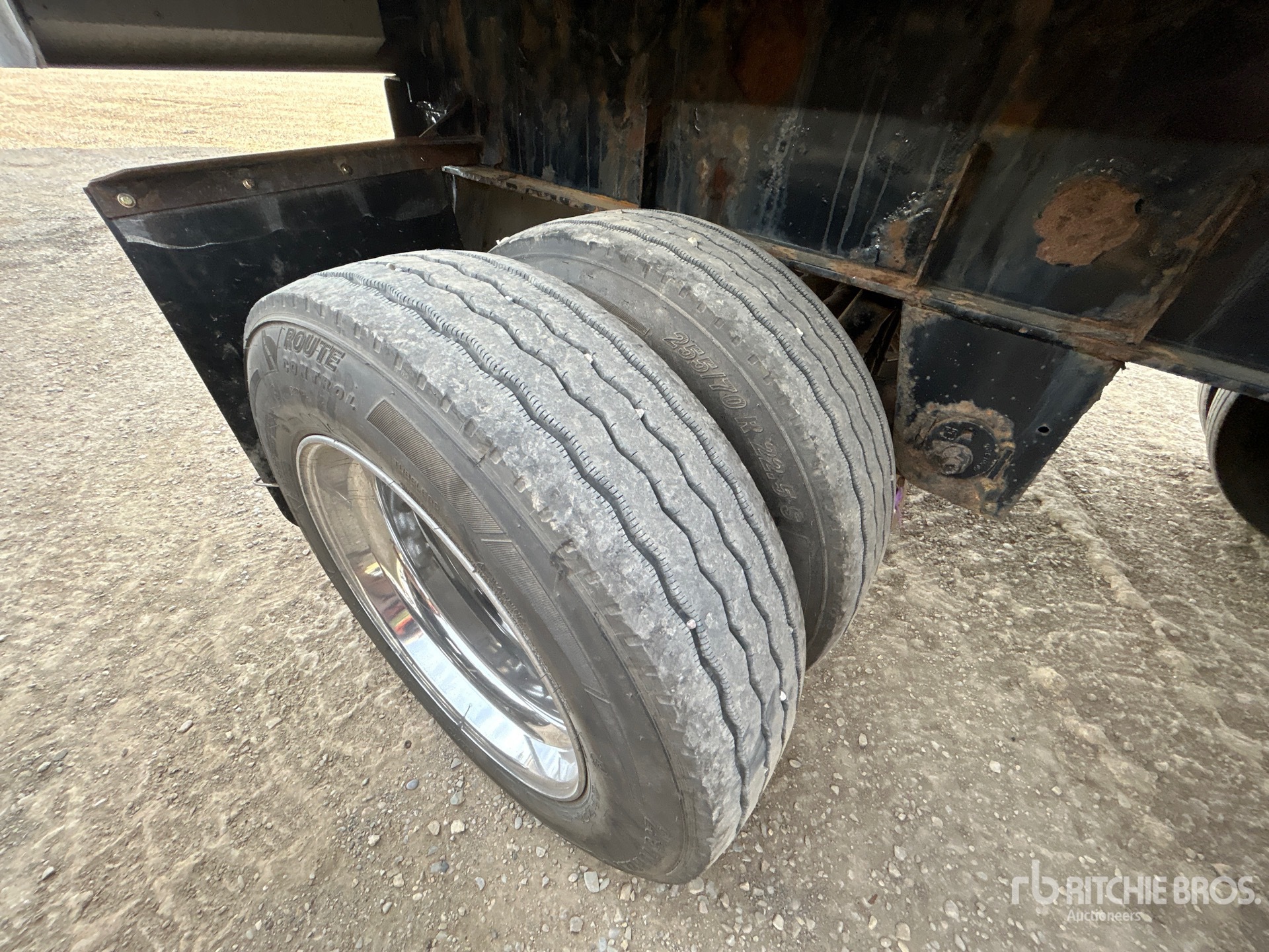 2015 Load King 48 ft T/A Spread Axle