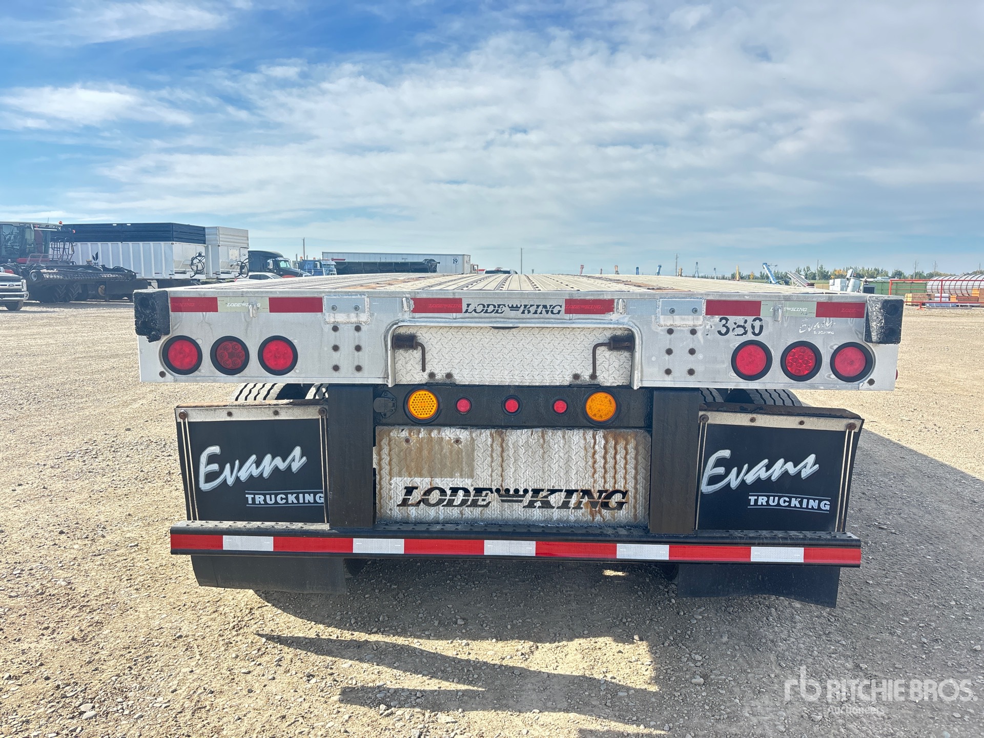 2015 Load King 48 ft T/A Spread Axle