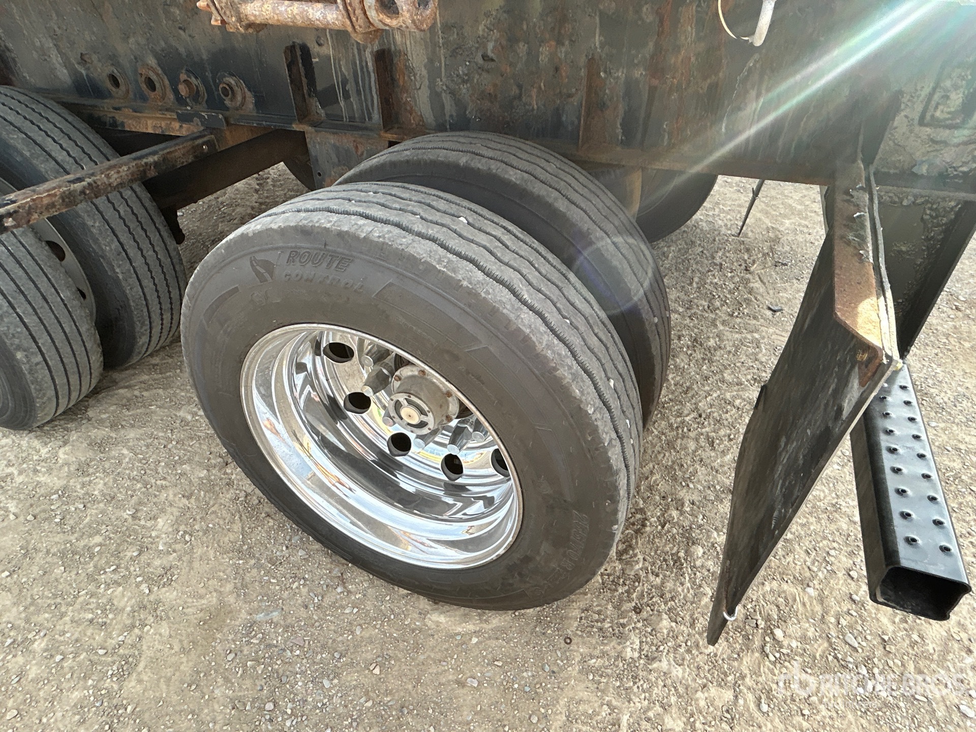 2015 Load King 48 ft T/A Spread Axle