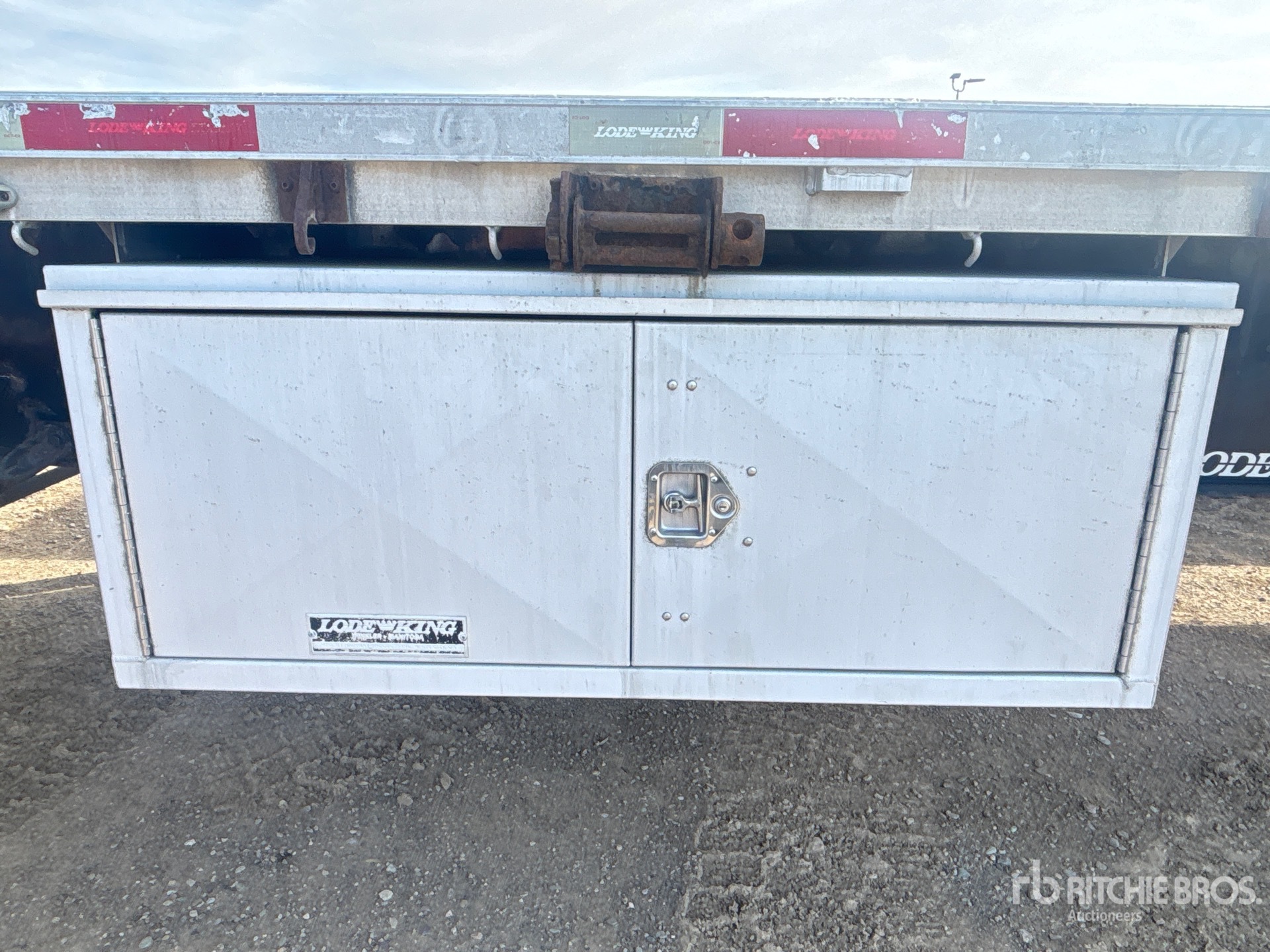 2015 Load King 48 ft T/A Spread Axle