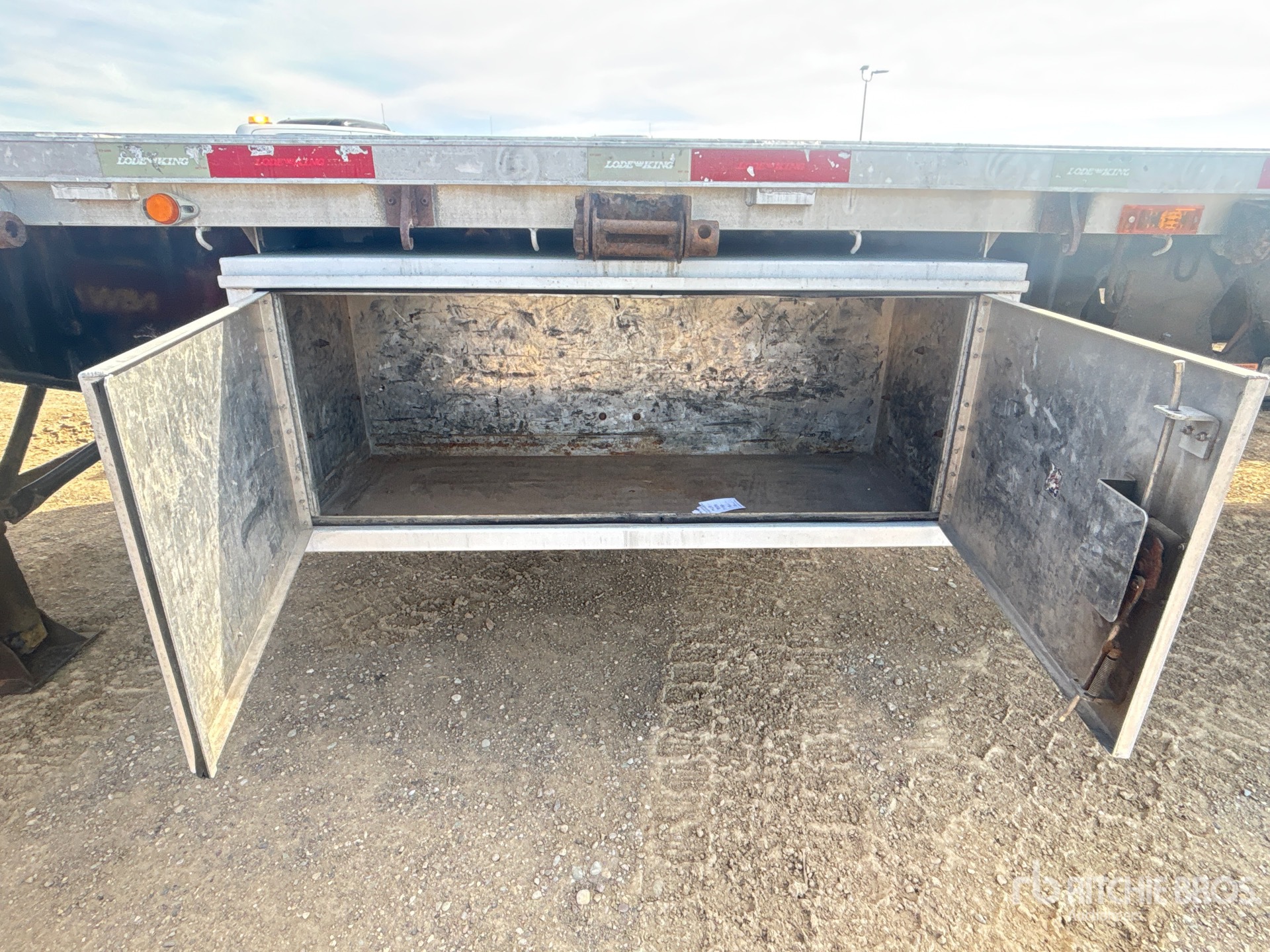 2015 Load King 48 ft T/A Spread Axle
