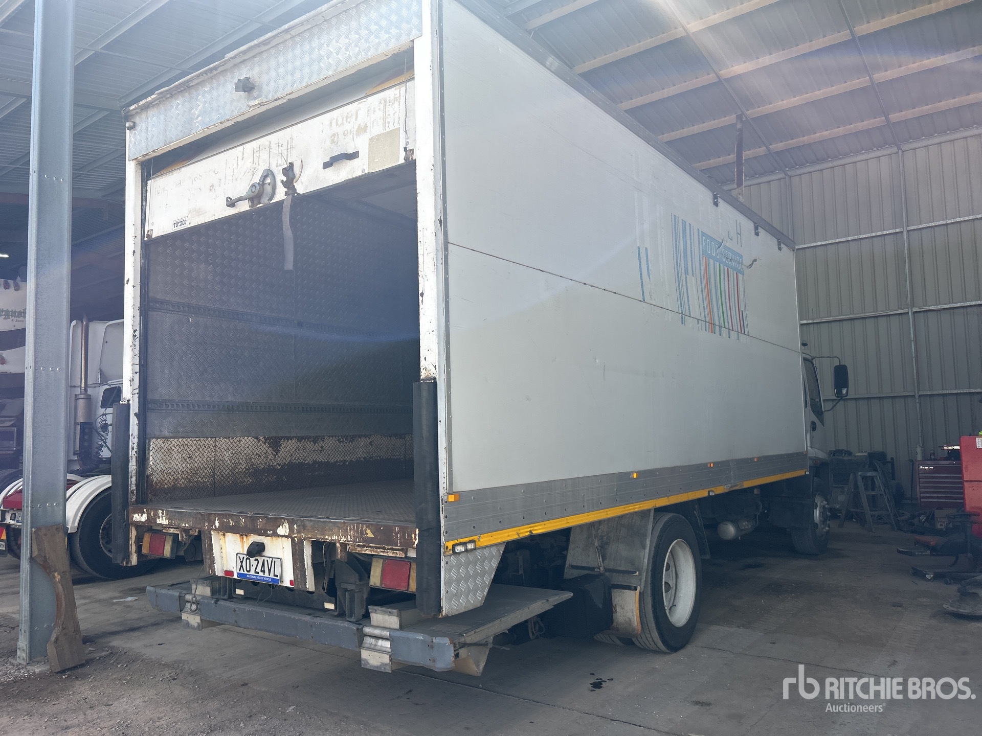 2005 Isuzu FTR 900
