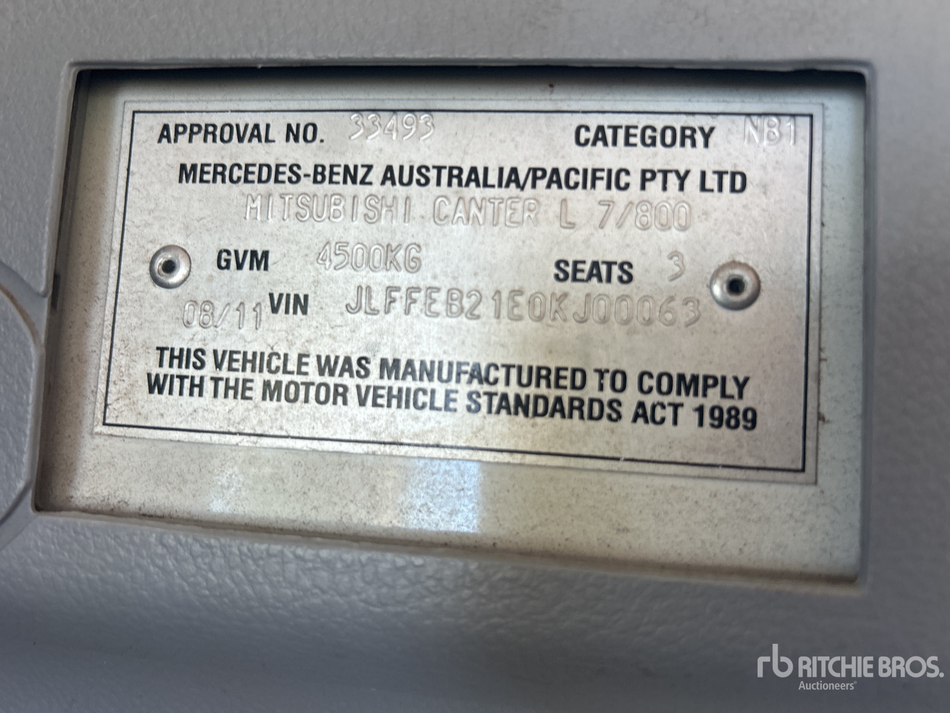 2011 Mitsubishi FUSO CANTER
