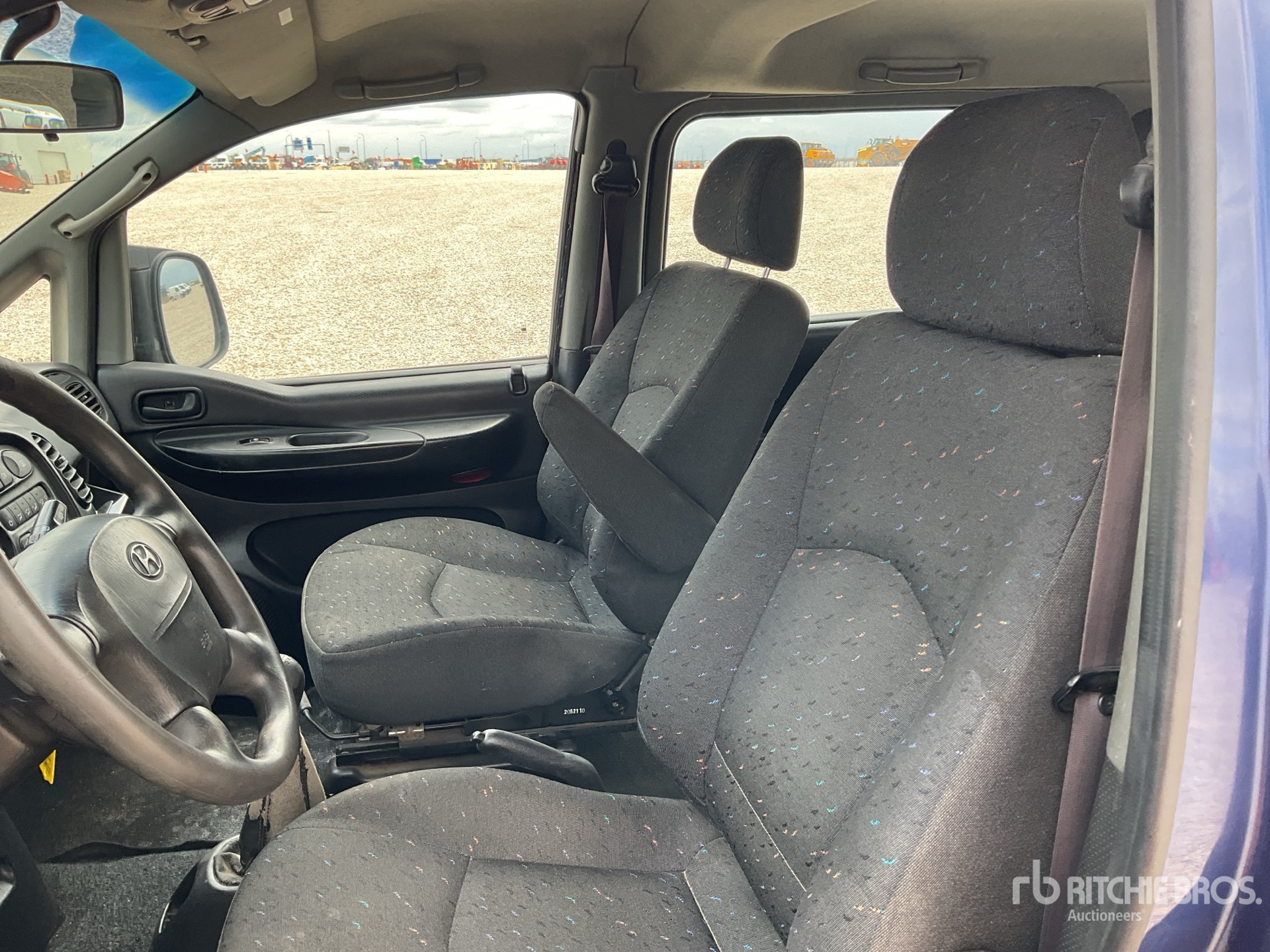 2002 Hyundai H-1