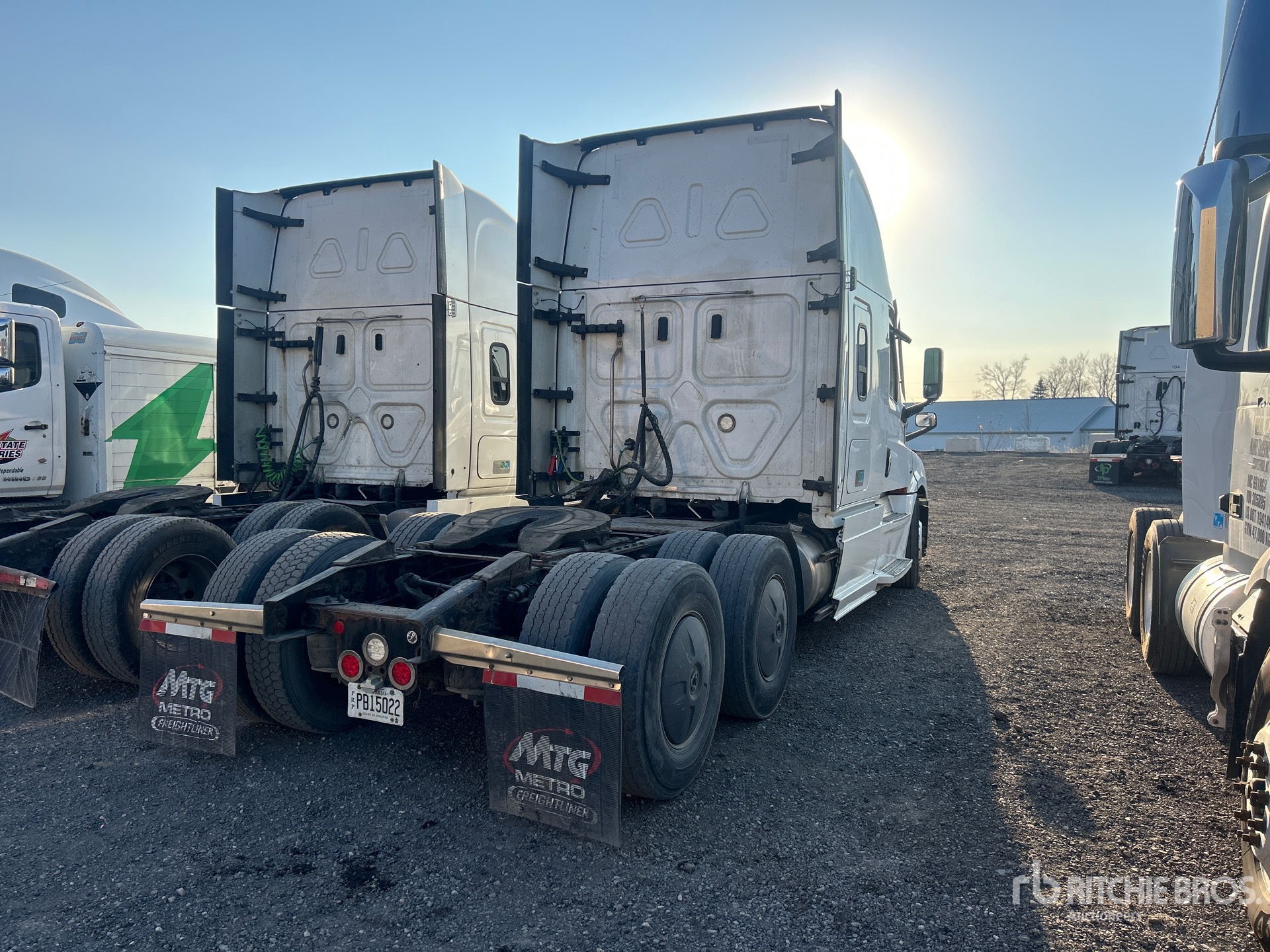 2020 Freightliner CASCADIA 126