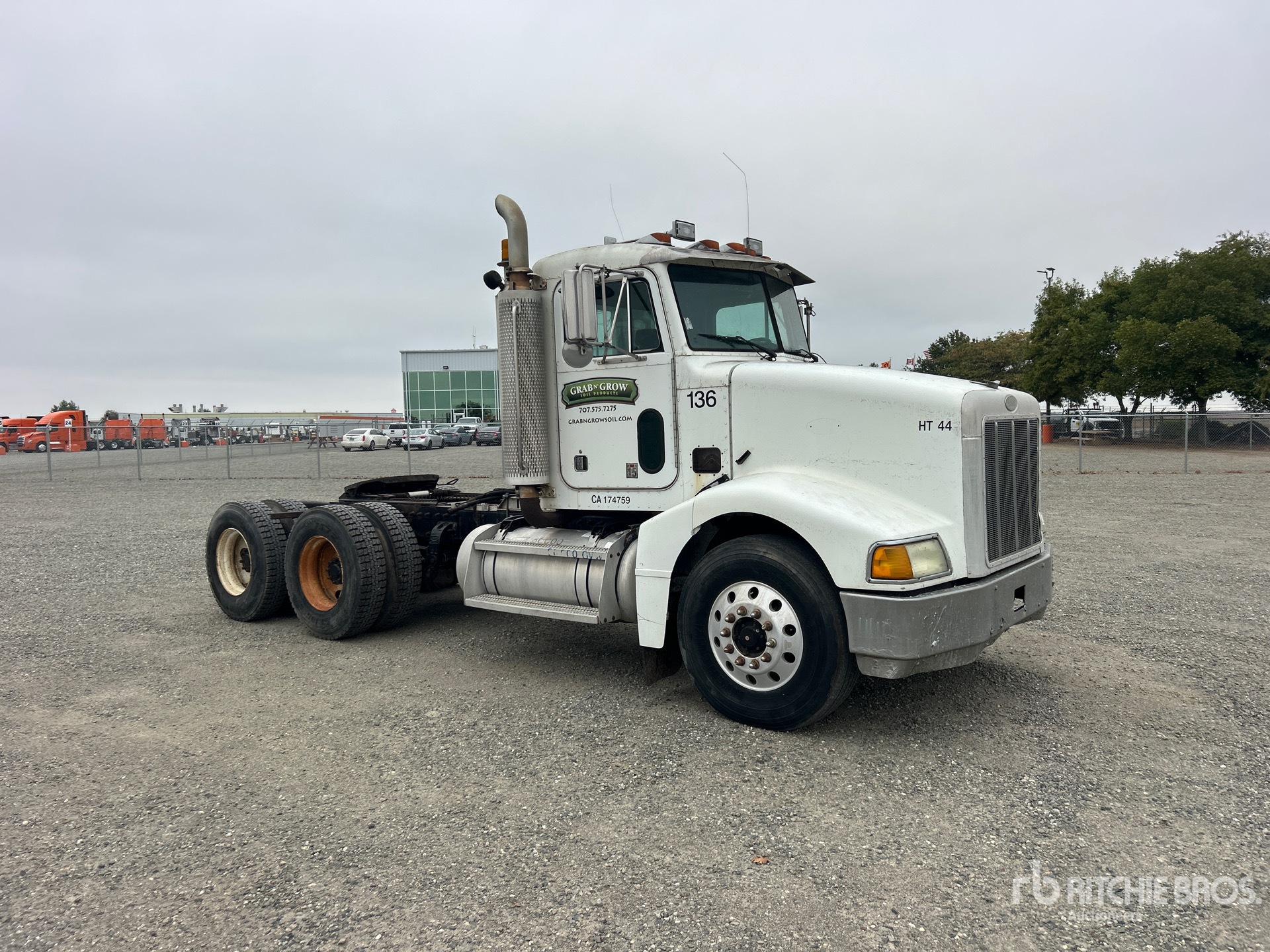 1997 Peterbilt 385