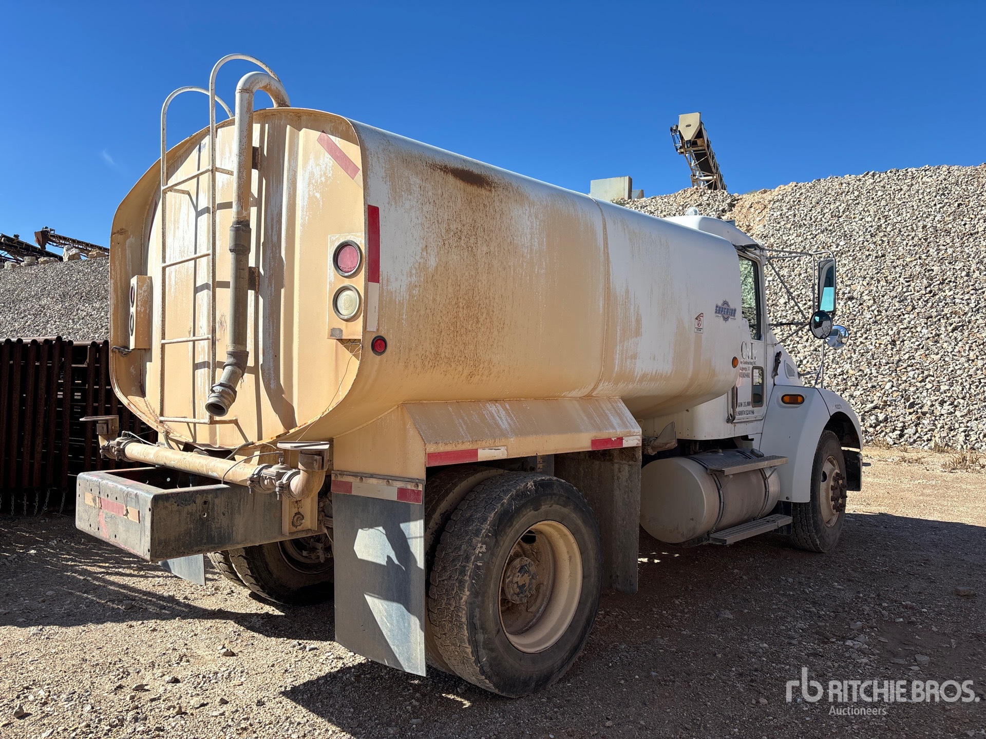 2004 Kenworth T300