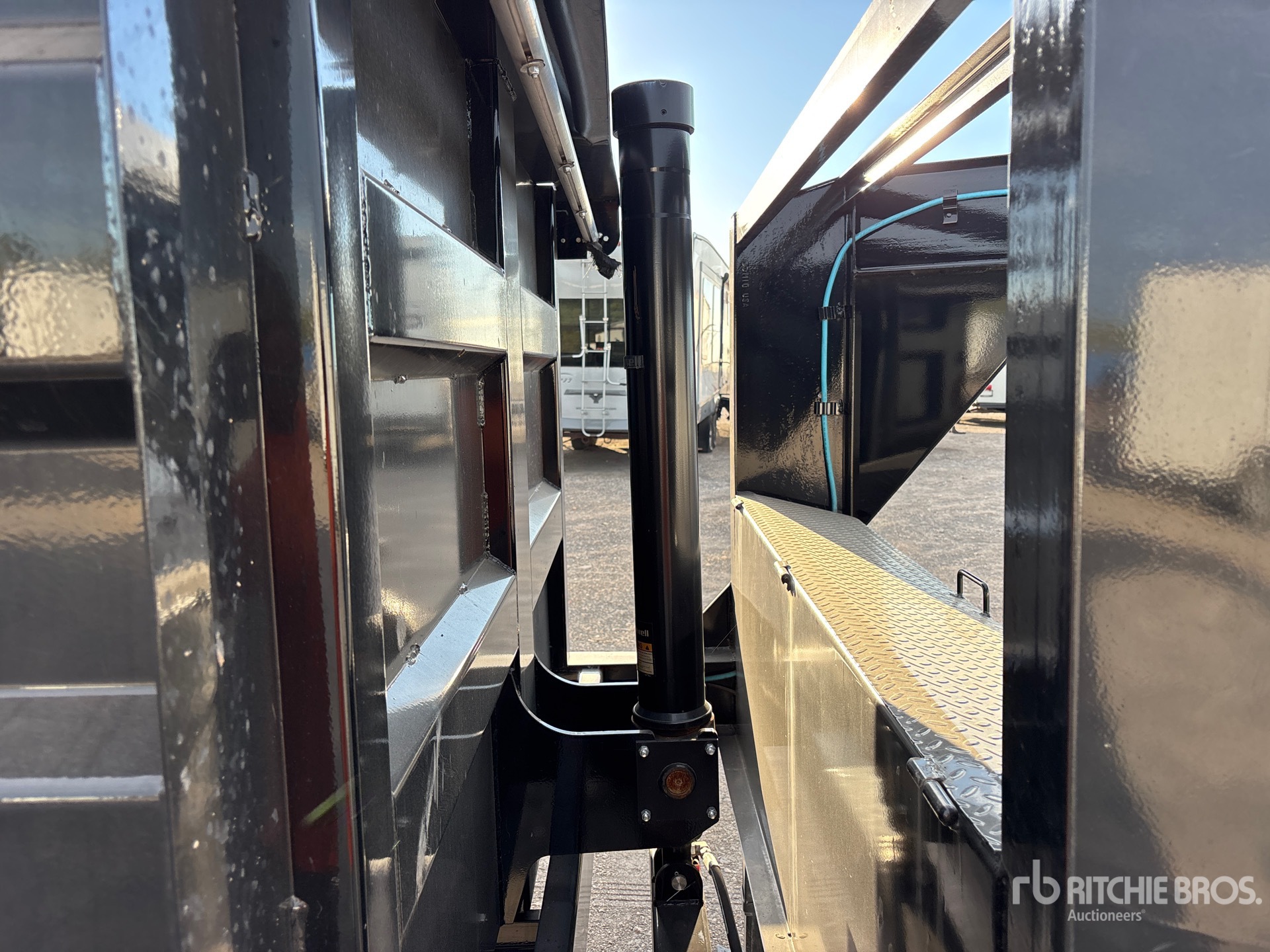 2025 Pj Trailers DT142