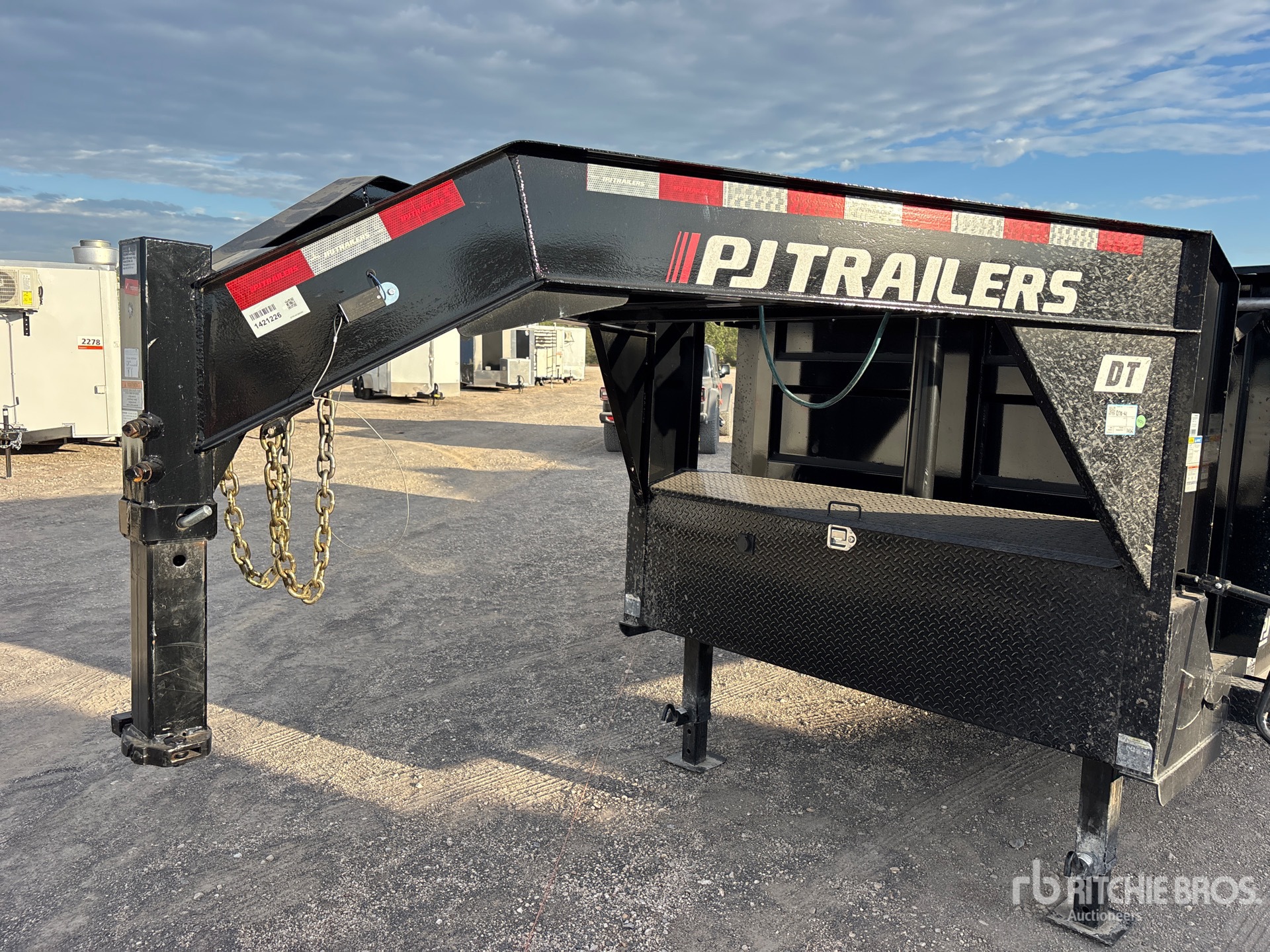 2025 Pj Trailers DT142